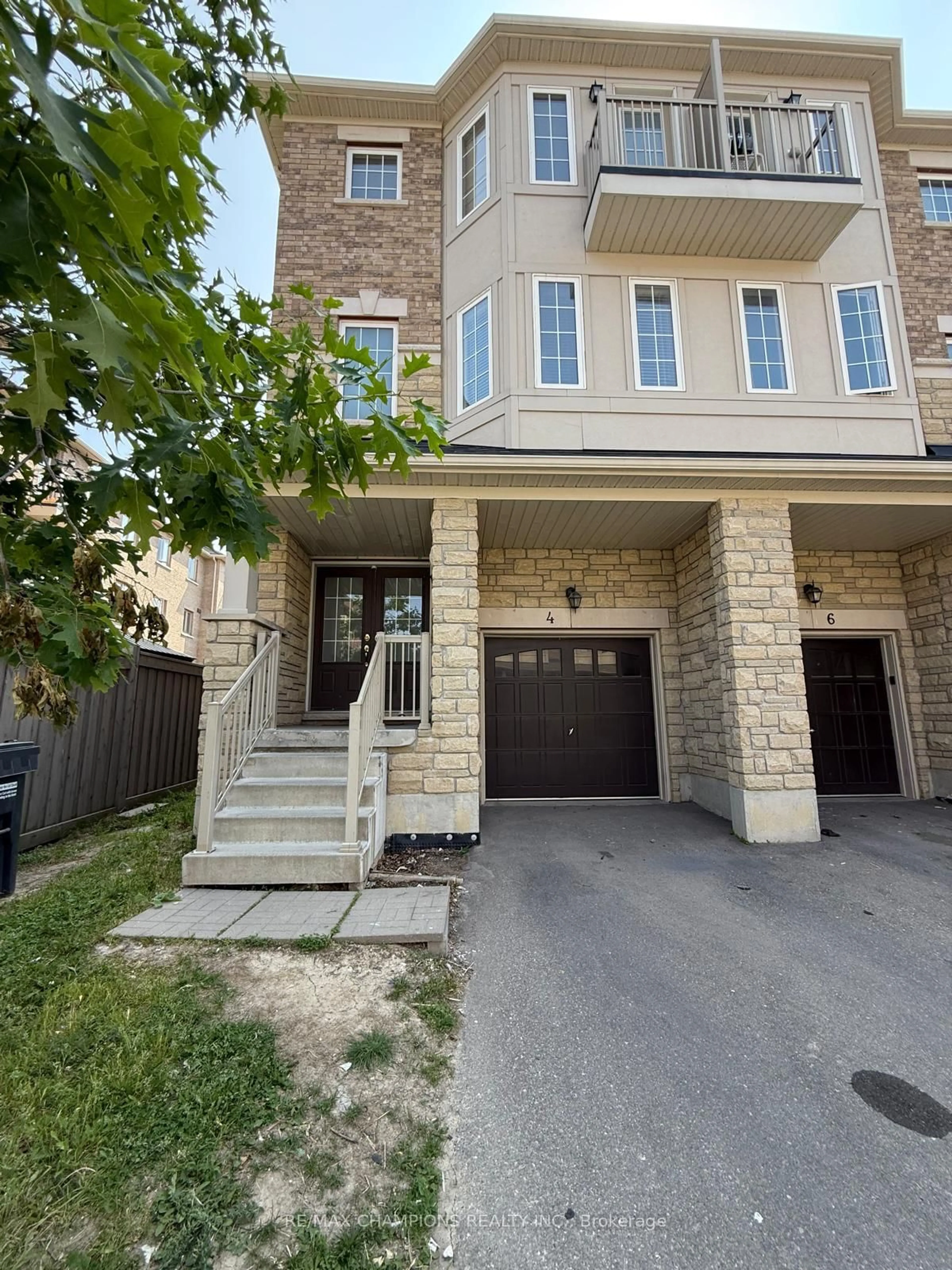 Unknown for 4 Hobart Gdns, Brampton Ontario L6Z 0J1