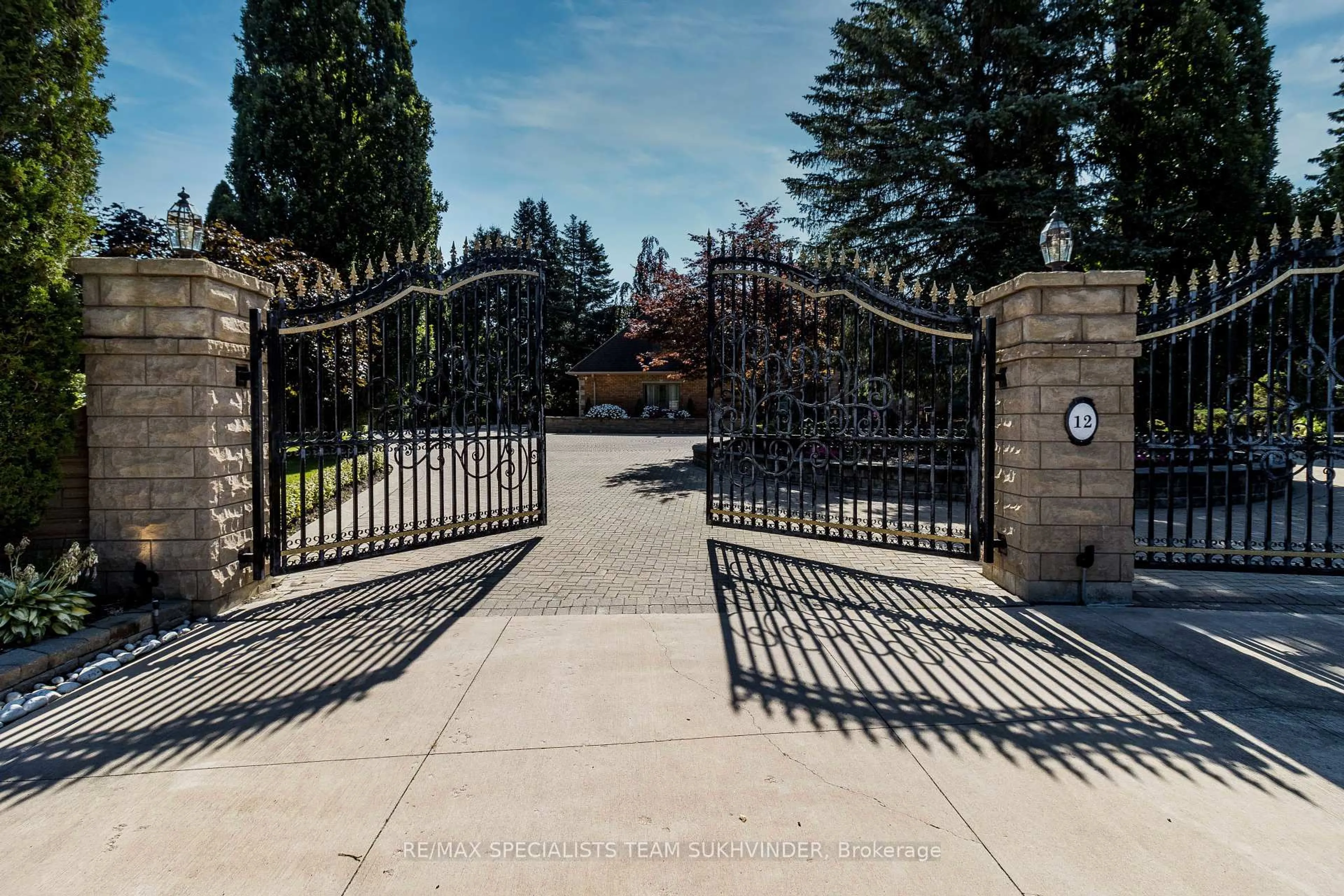 Unknown for 12 Edgeforest Dr, Brampton Ontario L6P 0E1