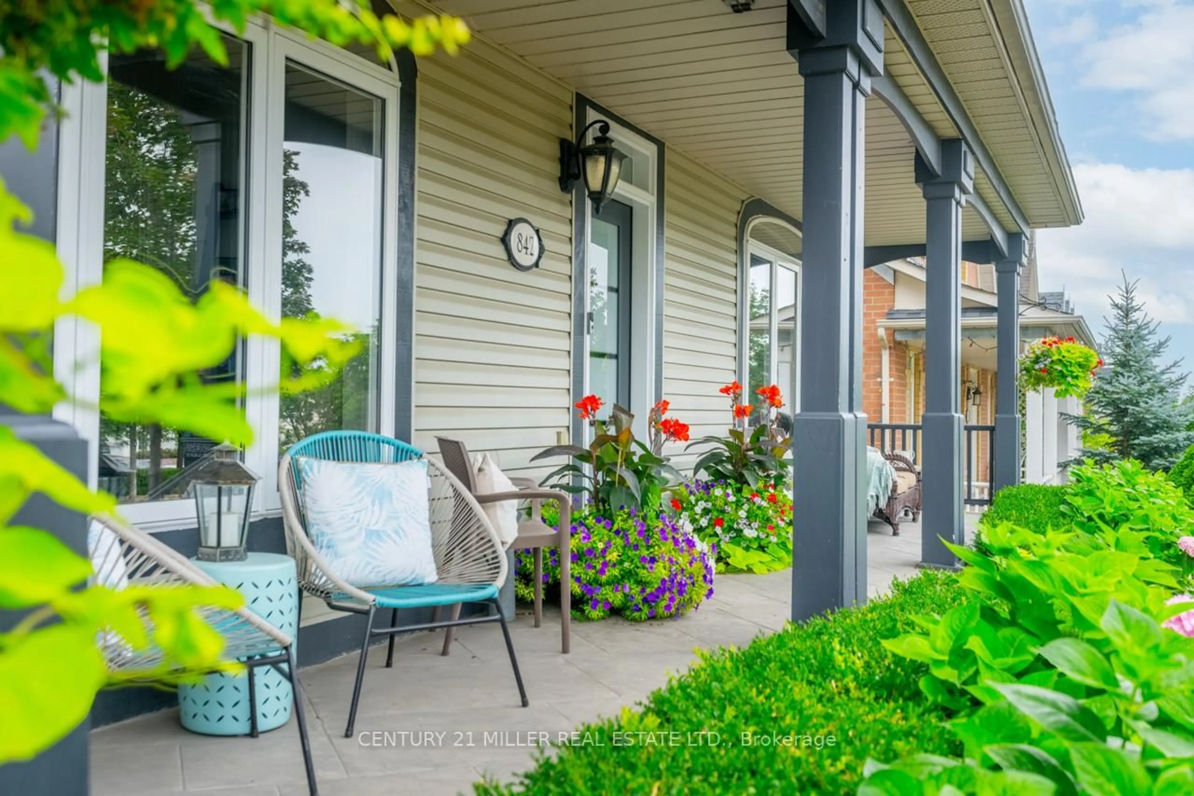 Patio, street for 842 John Watt Blvd, Mississauga Ontario L5W 1G2