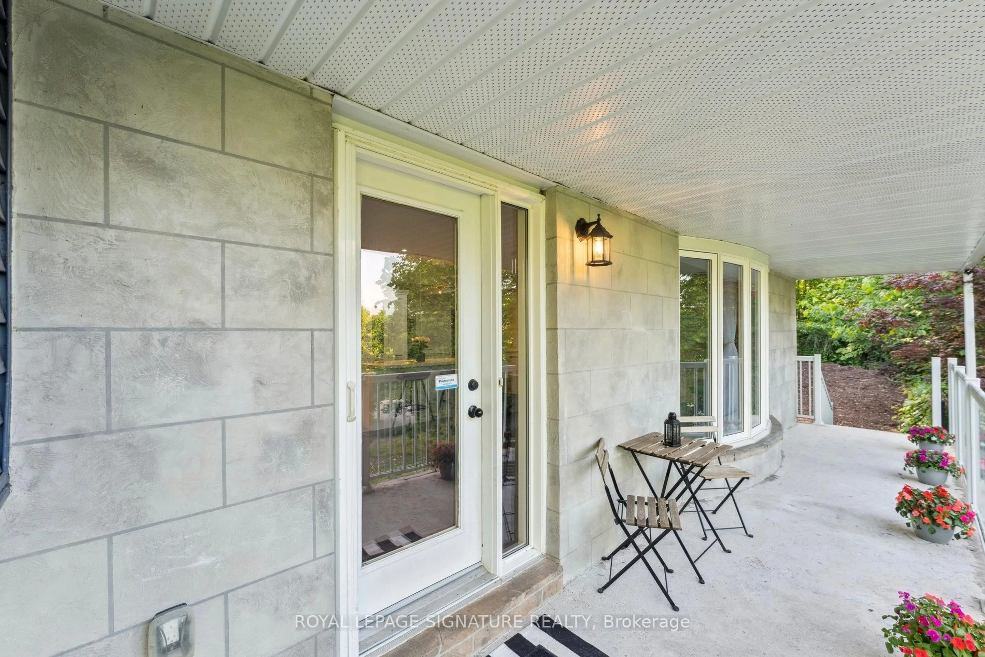 Patio, unknown for 11998 Fourth Line, Halton Hills Ontario L7J 2M1