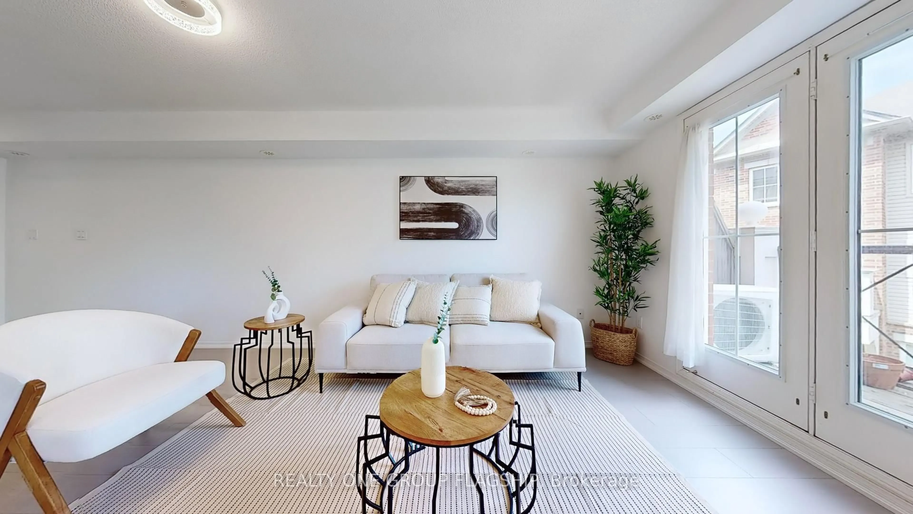 Living room with furniture, unknown for 2557 Sixth Line #10, Oakville Ontario L6H 0H7