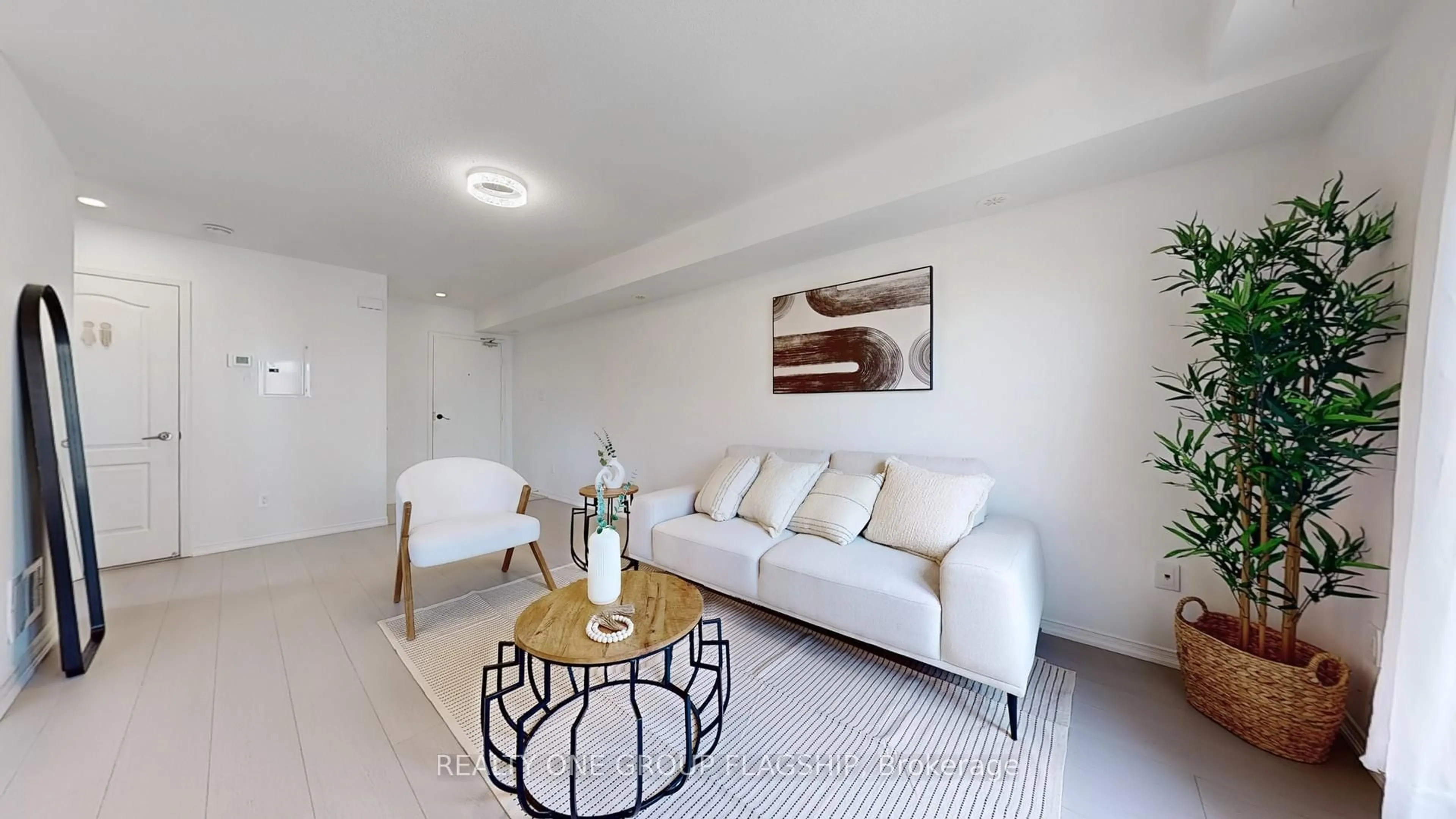 Living room with furniture, unknown for 2557 Sixth Line #10, Oakville Ontario L6H 0H7