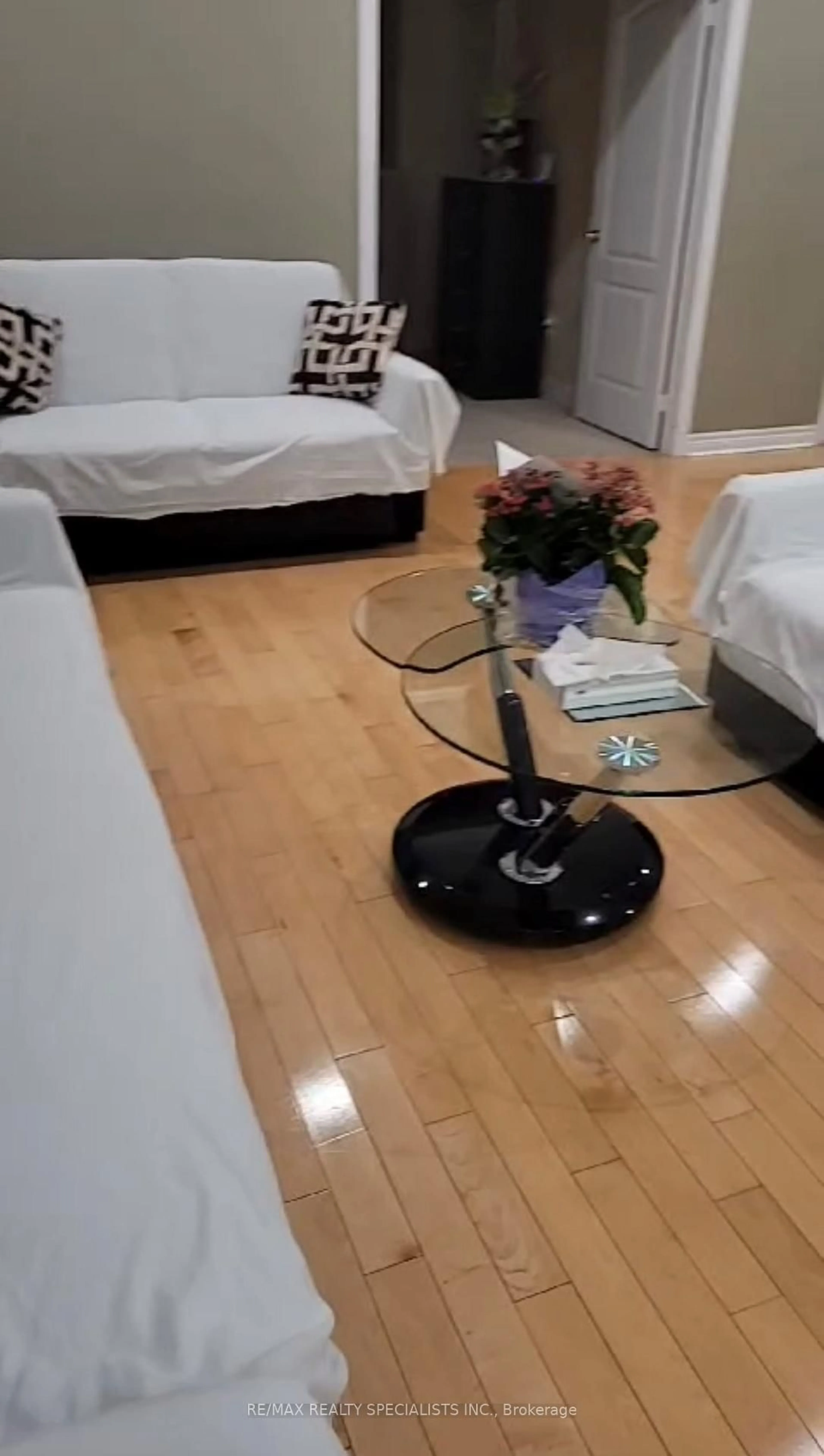 A pic of a room for 39 Treeline Blvd, Brampton Ontario L6P 1E4