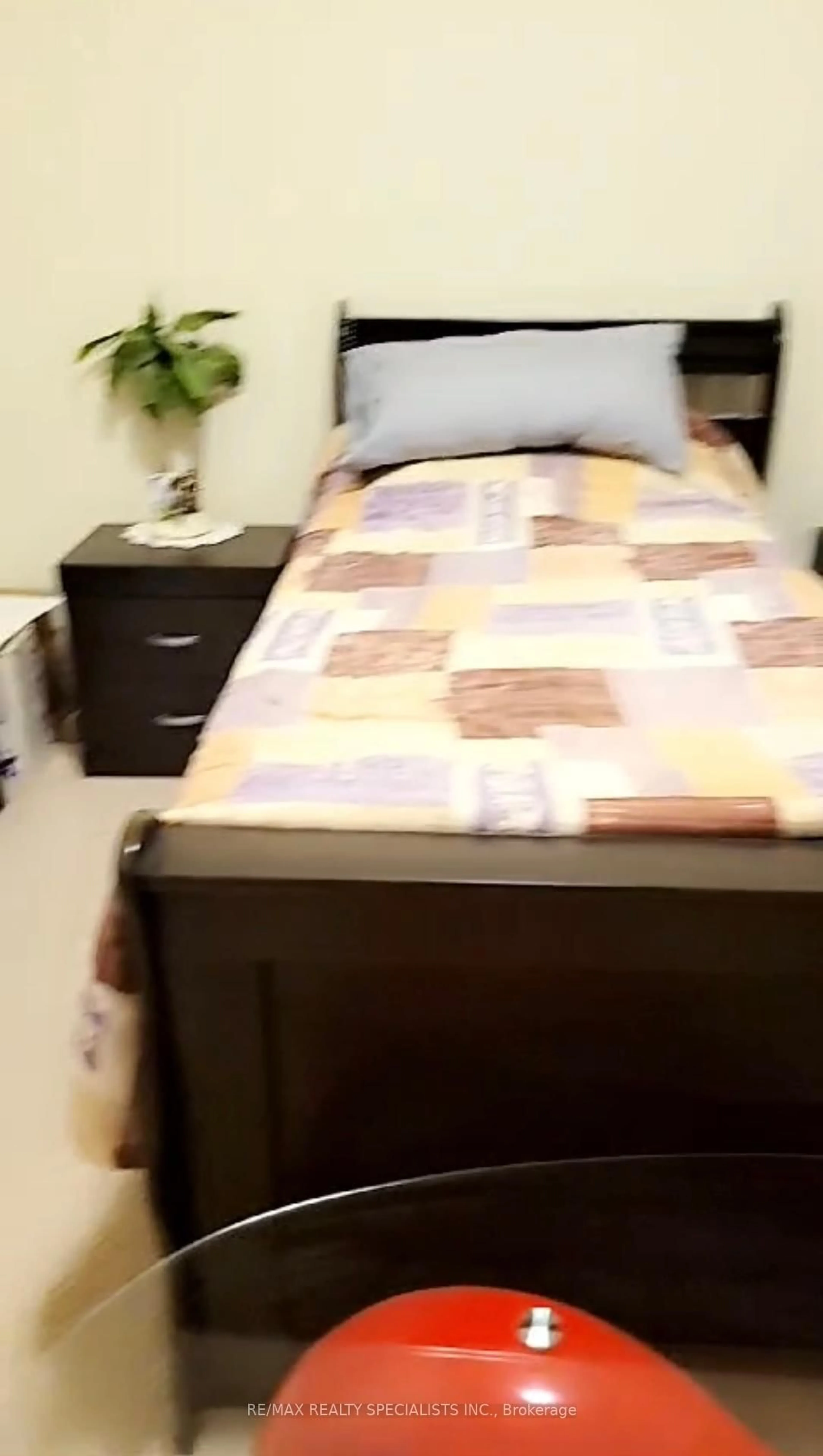 Bedroom with bed, unknown for 39 Treeline Blvd, Brampton Ontario L6P 1E4