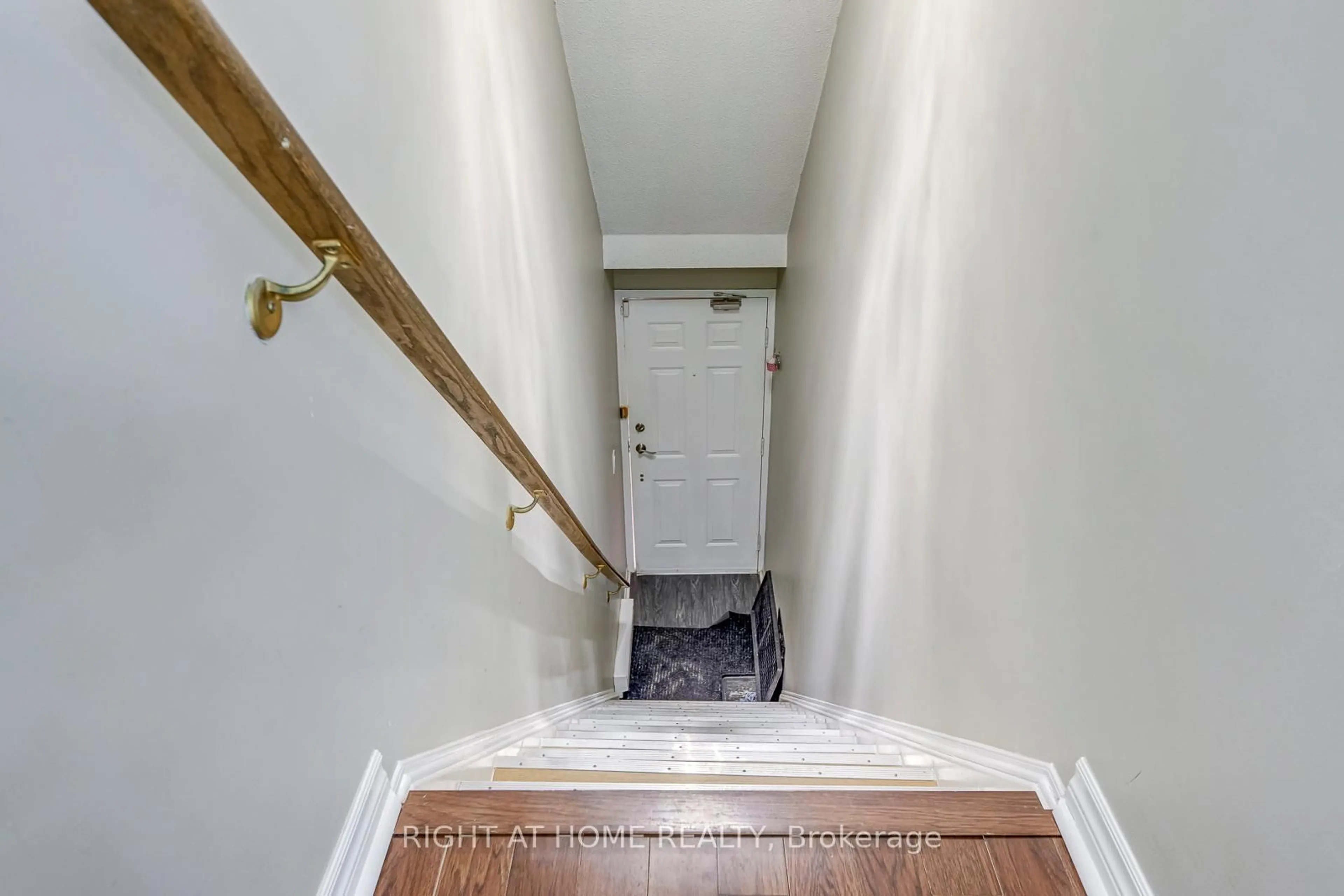 Unknown for 605 Shoreline Dr #8, Mississauga Ontario L5B 4K3