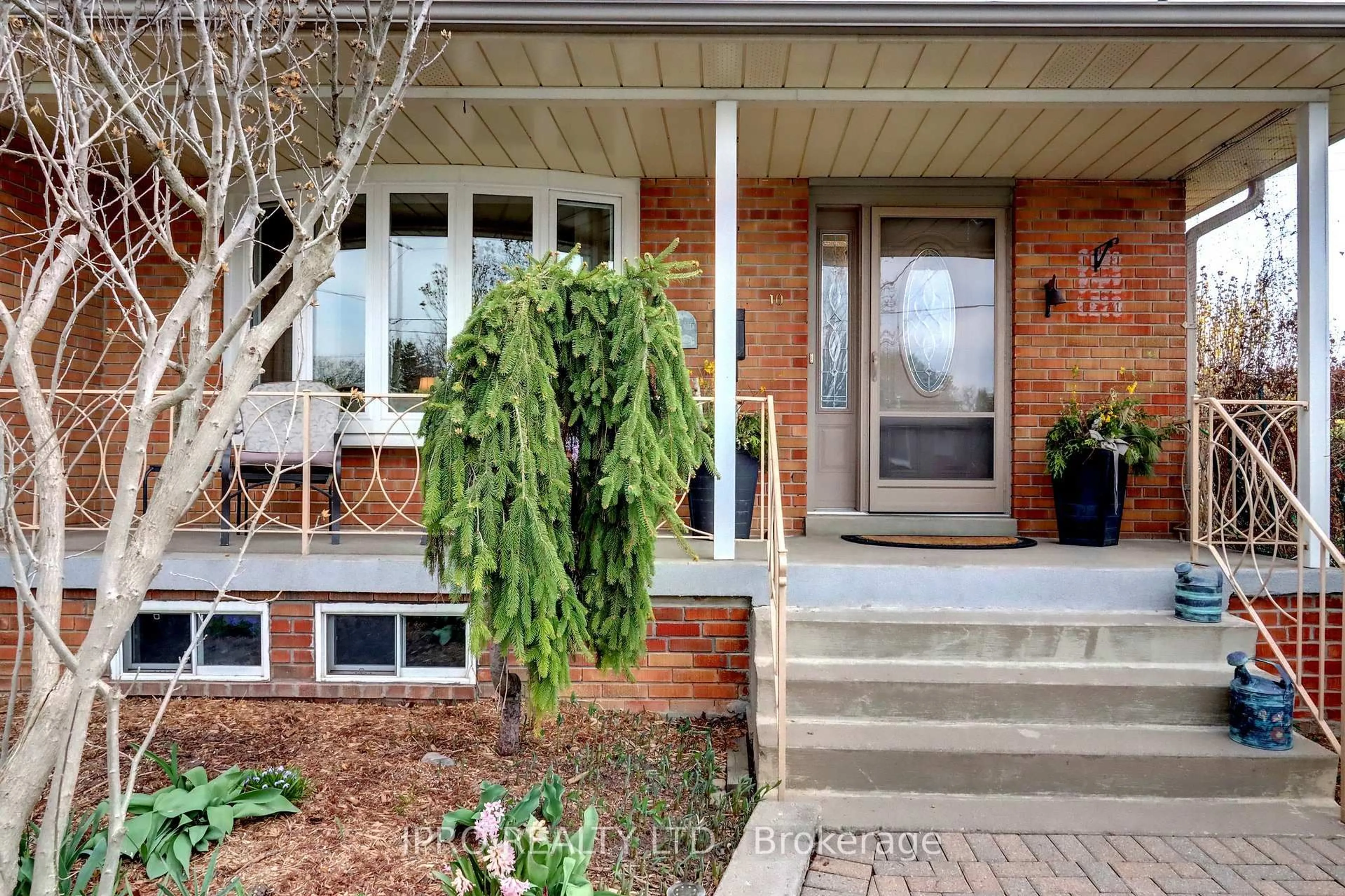 Home with brick exterior material, street for 10 CHESTNUT Ave, Brampton Ontario L6X 2A5