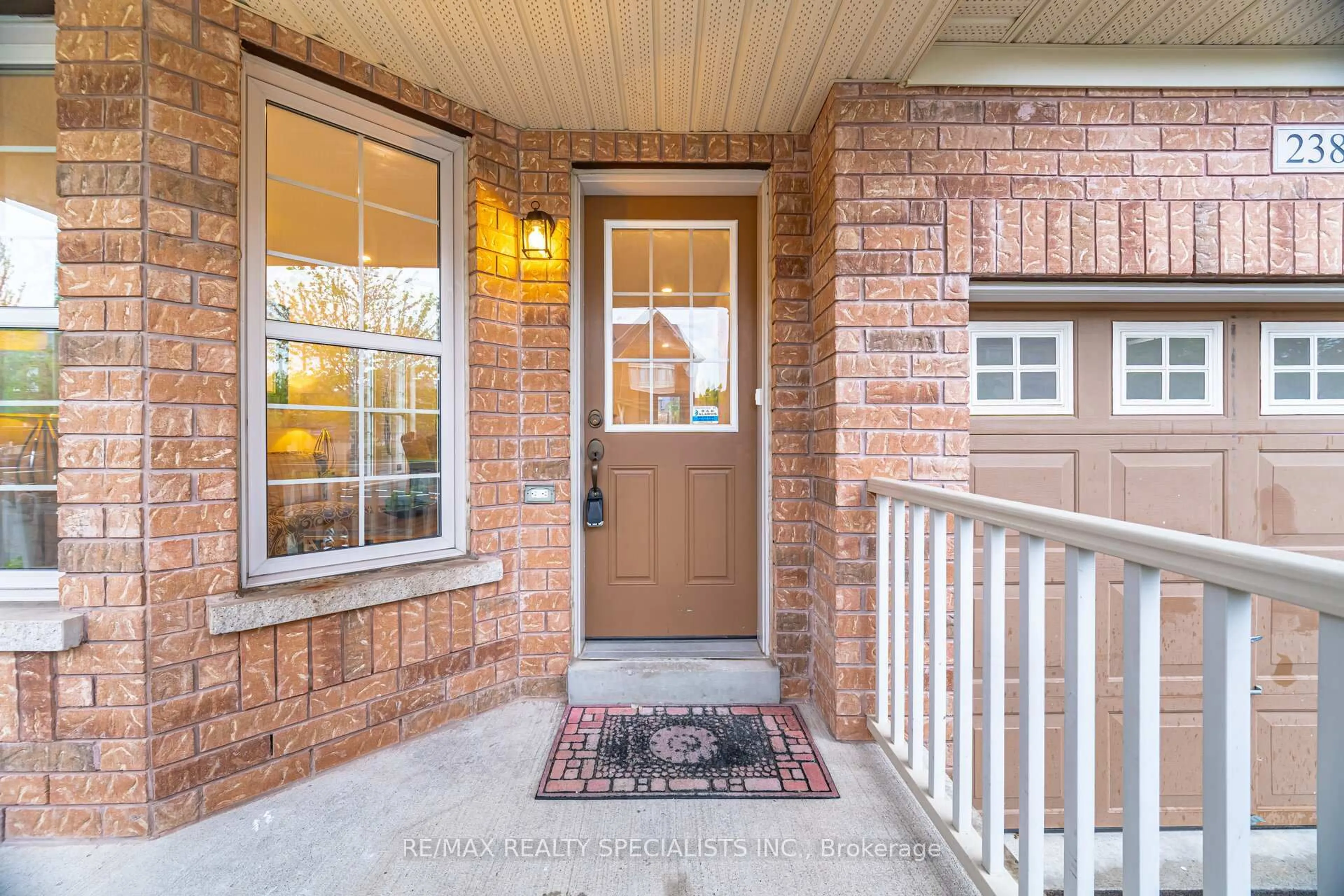 Indoor entryway for 238 Giddings Cres, Milton Ontario L9T 7A7