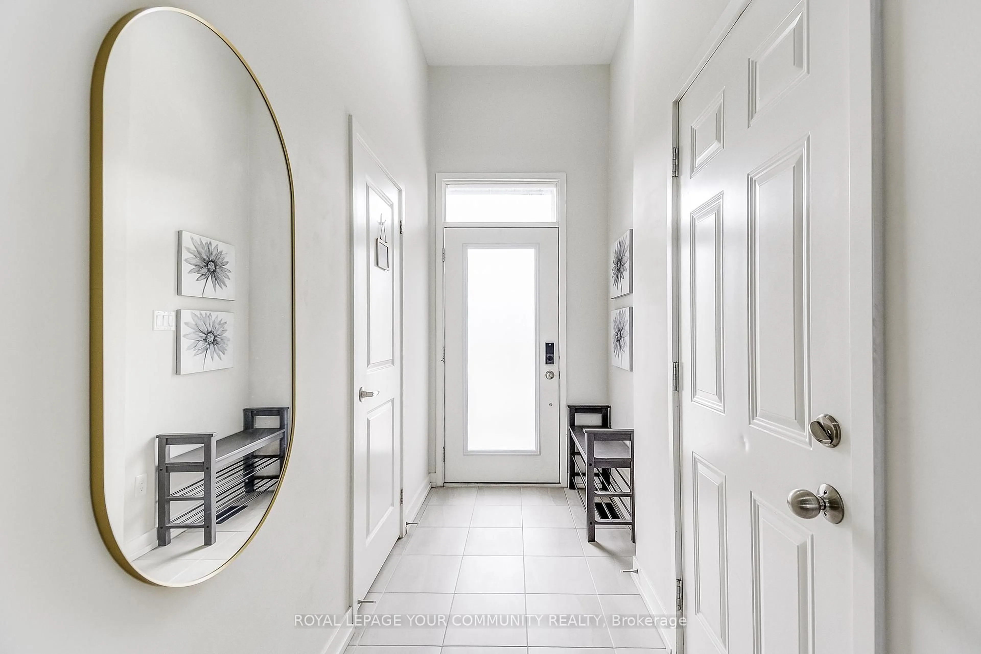 Indoor entryway for 225 Fowley Dr, Oakville Ontario L6H 0P4
