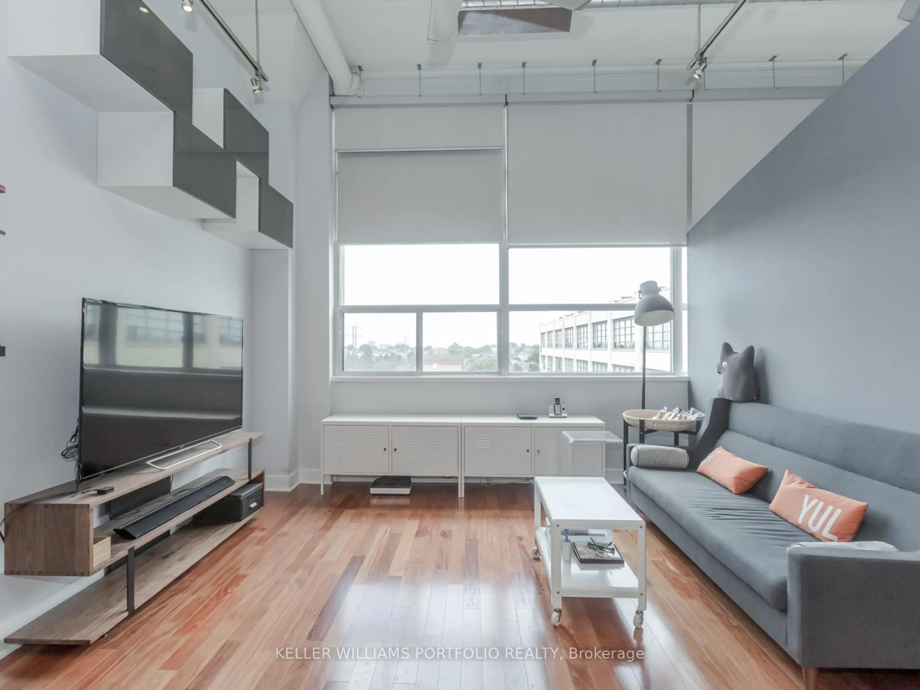 Living room with furniture, unknown for 1001 Roselawn Ave #434, Toronto Ontario M6B 4M4
