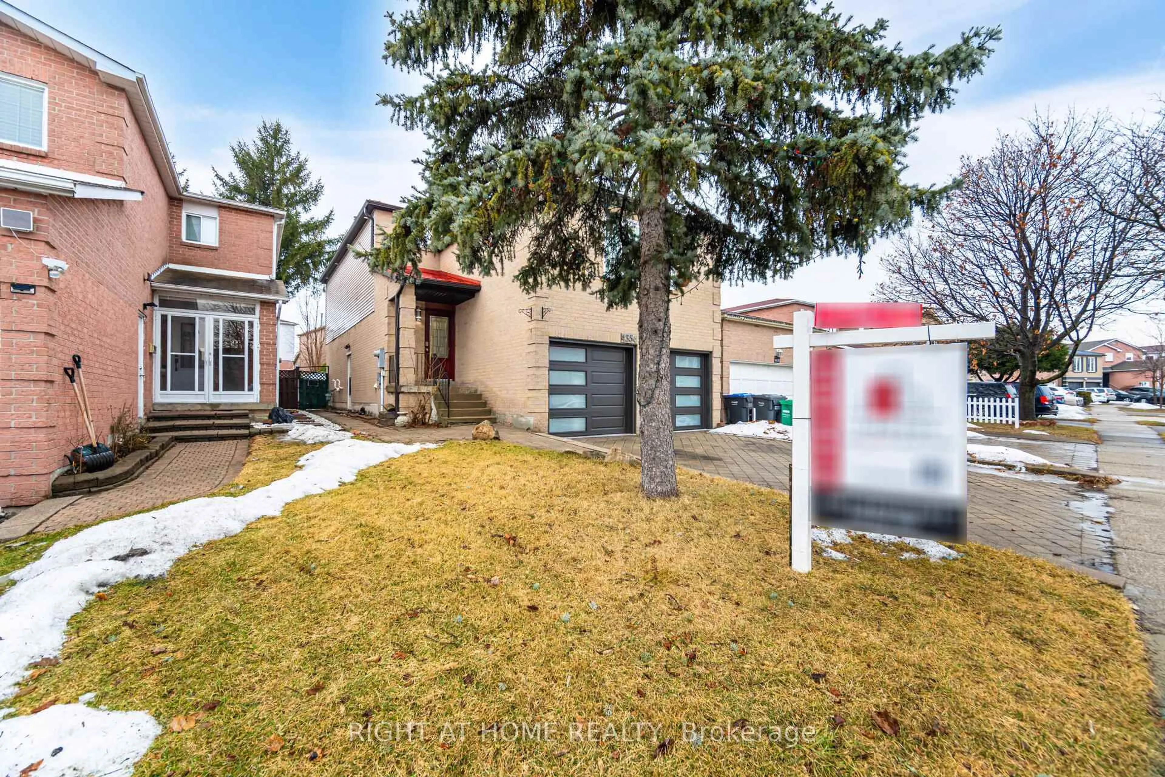 Home with brick exterior material, street for 4354 Waterford Cres, Mississauga Ontario L5R 2B2