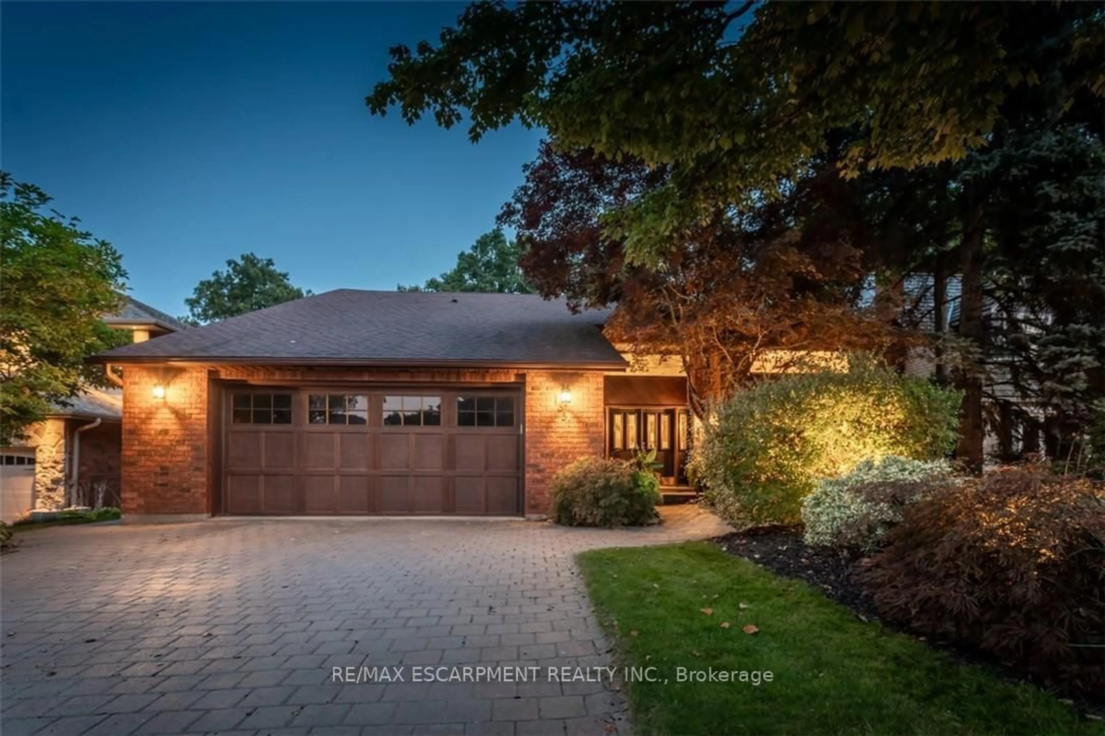 Home with brick exterior material, street for 1351 HAZELTON Blvd, Burlington Ontario L7P 4T9