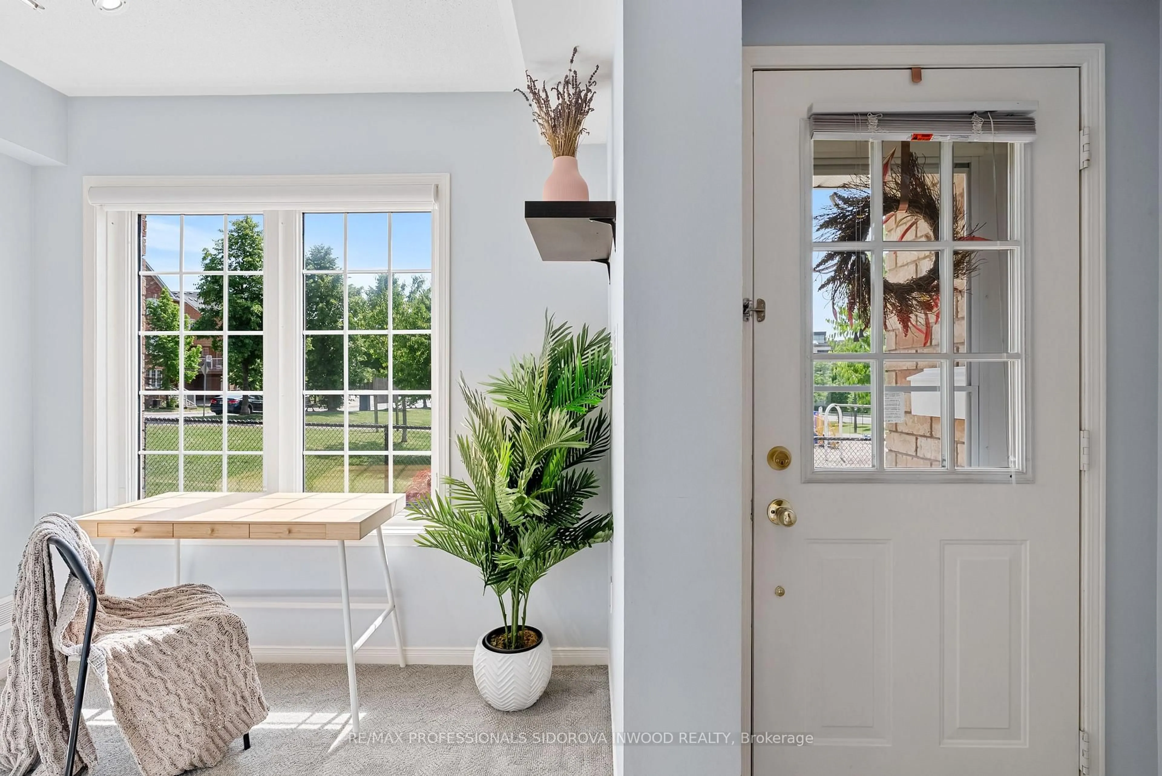 Indoor entryway for 130 Brickworks Lane, Toronto Ontario M6N 5H7