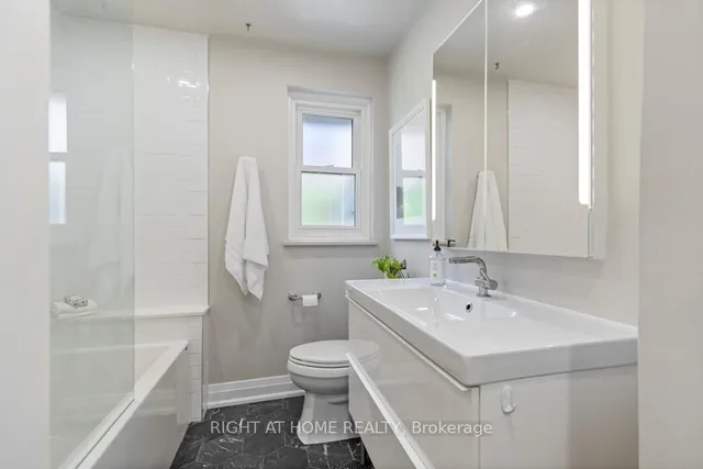 Additional image 11 of 4224 Bloor St