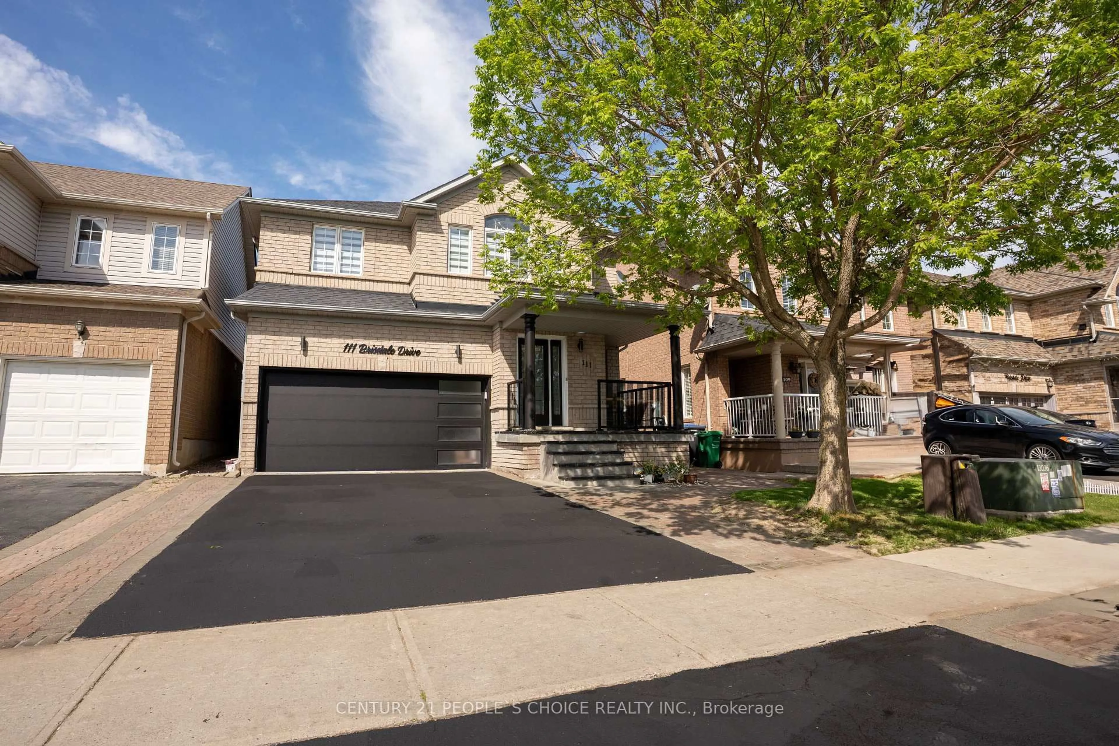 A pic from outside/outdoor area/front of a property/back of a property/a pic from drone, street for 111 Brisdale Dr, Brampton Ontario L7A 2H2