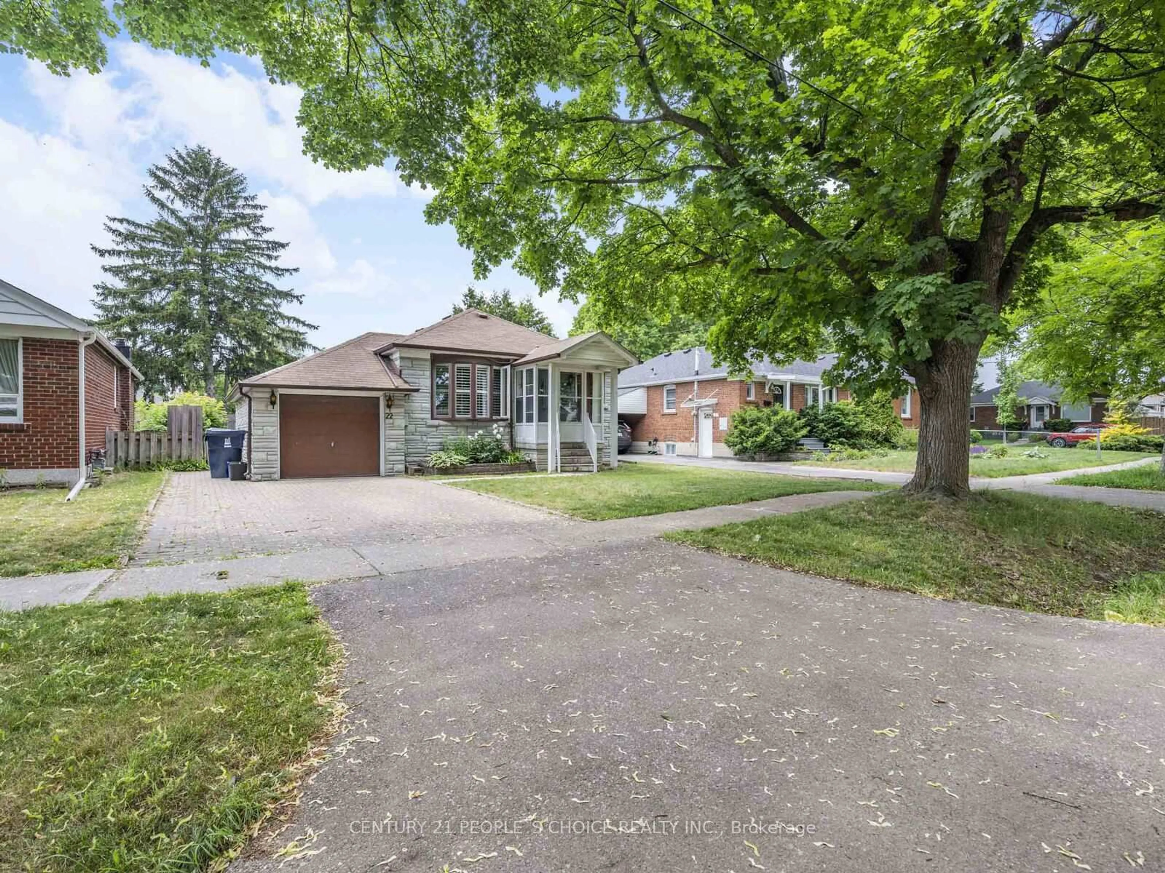 A pic from outside/outdoor area/front of a property/back of a property/a pic from drone, street for 22 Chartwell Rd, Toronto Ontario M8Z 4E8