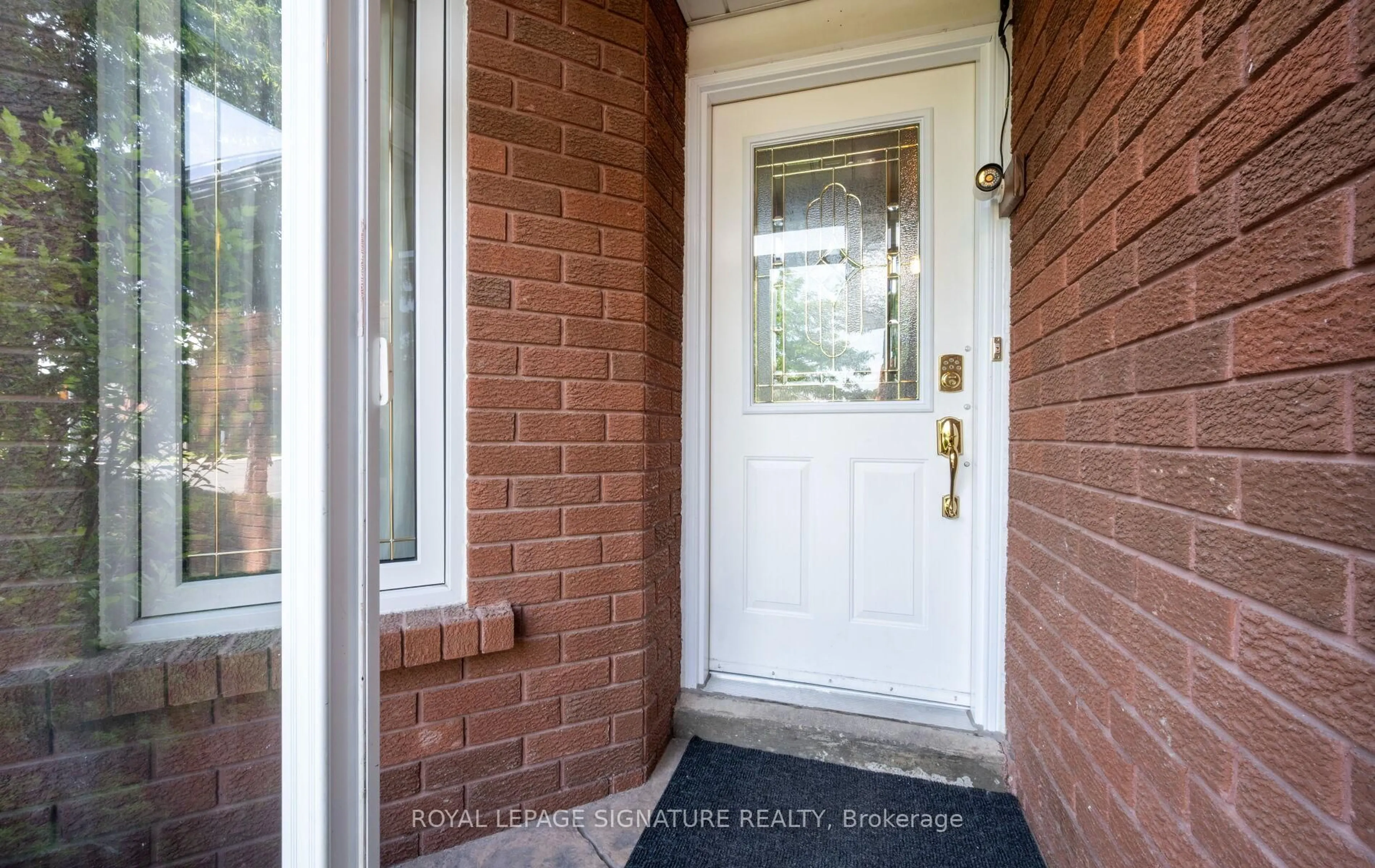 Indoor entryway for 388 Bud Gregory Blvd, Mississauga Ontario L4Z 2P8