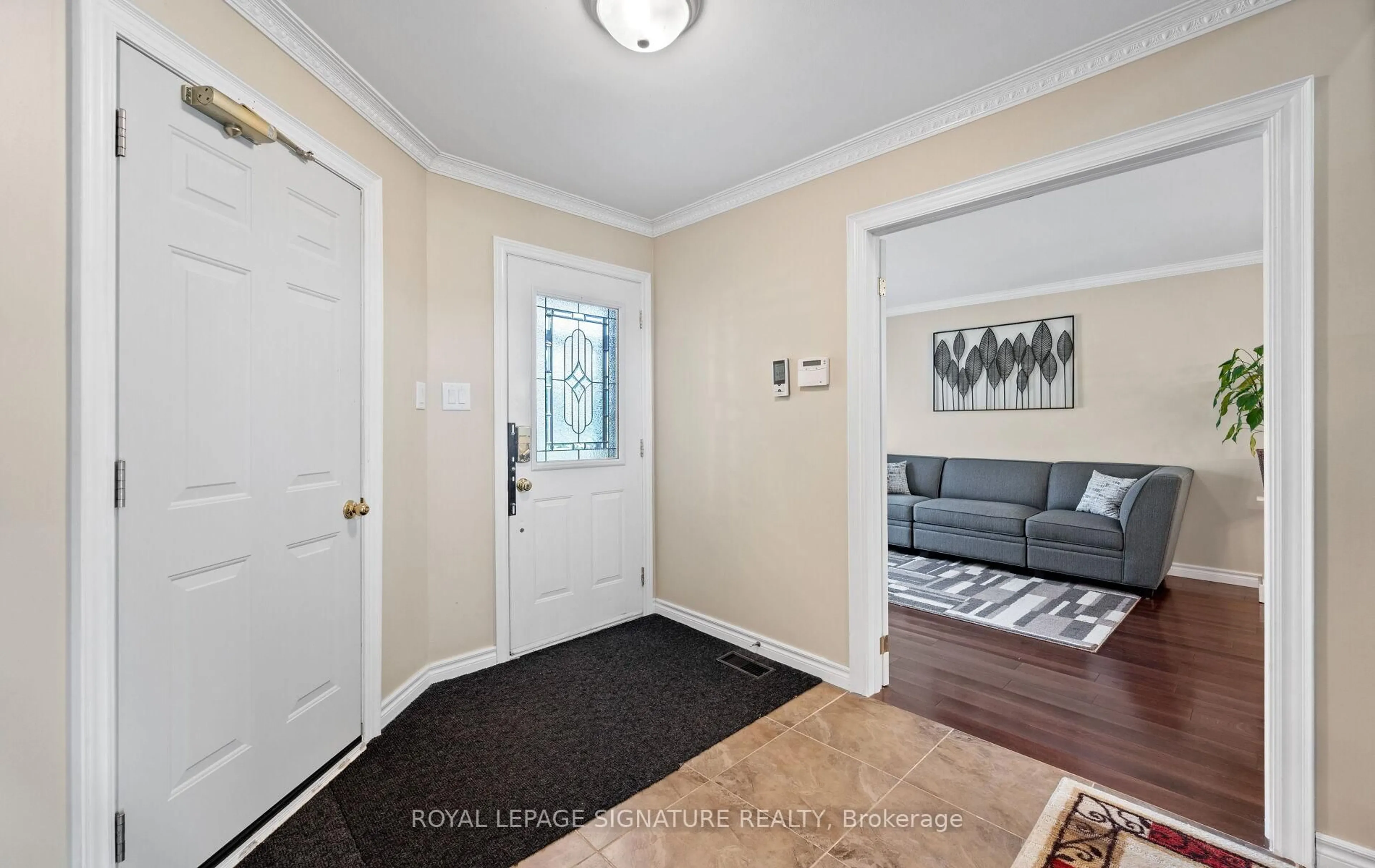 Indoor entryway for 388 Bud Gregory Blvd, Mississauga Ontario L4Z 2P8