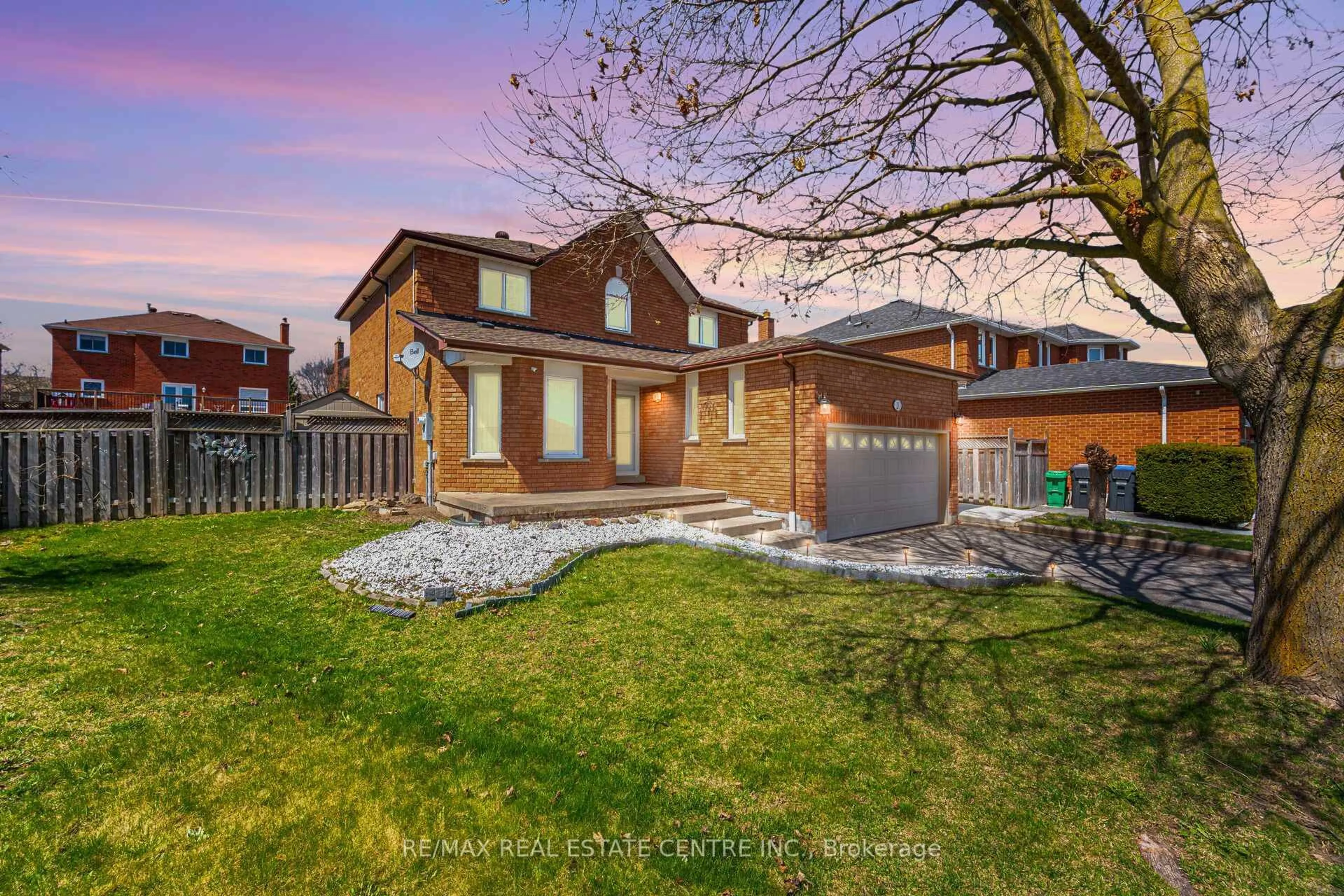 Home with brick exterior material, street for 20 St Mark Pl, Brampton Ontario L6X 3W5