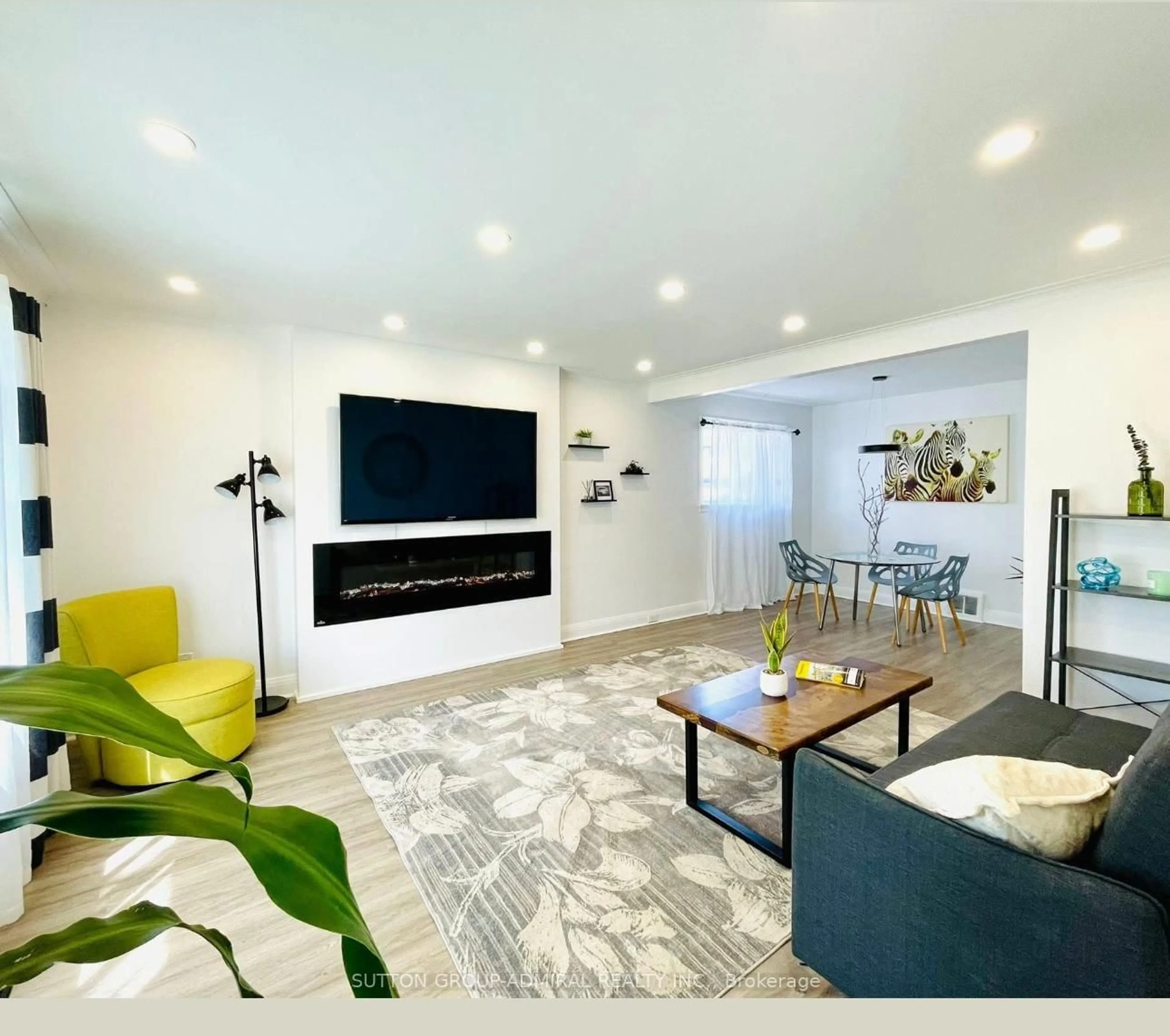 Living room with furniture, unknown for 9 Nordale Cres, Toronto Ontario M6M 2Z9