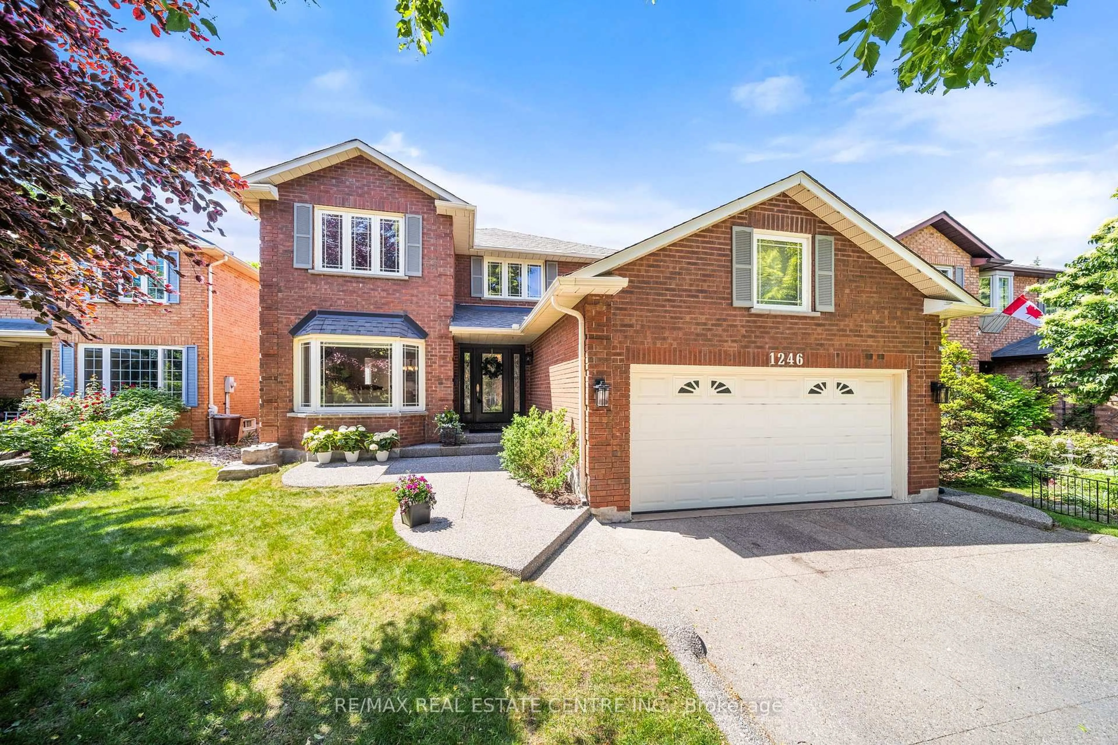 Home with brick exterior material, street for 1246 Old Carriage Way, Oakville Ontario L6M 2E4