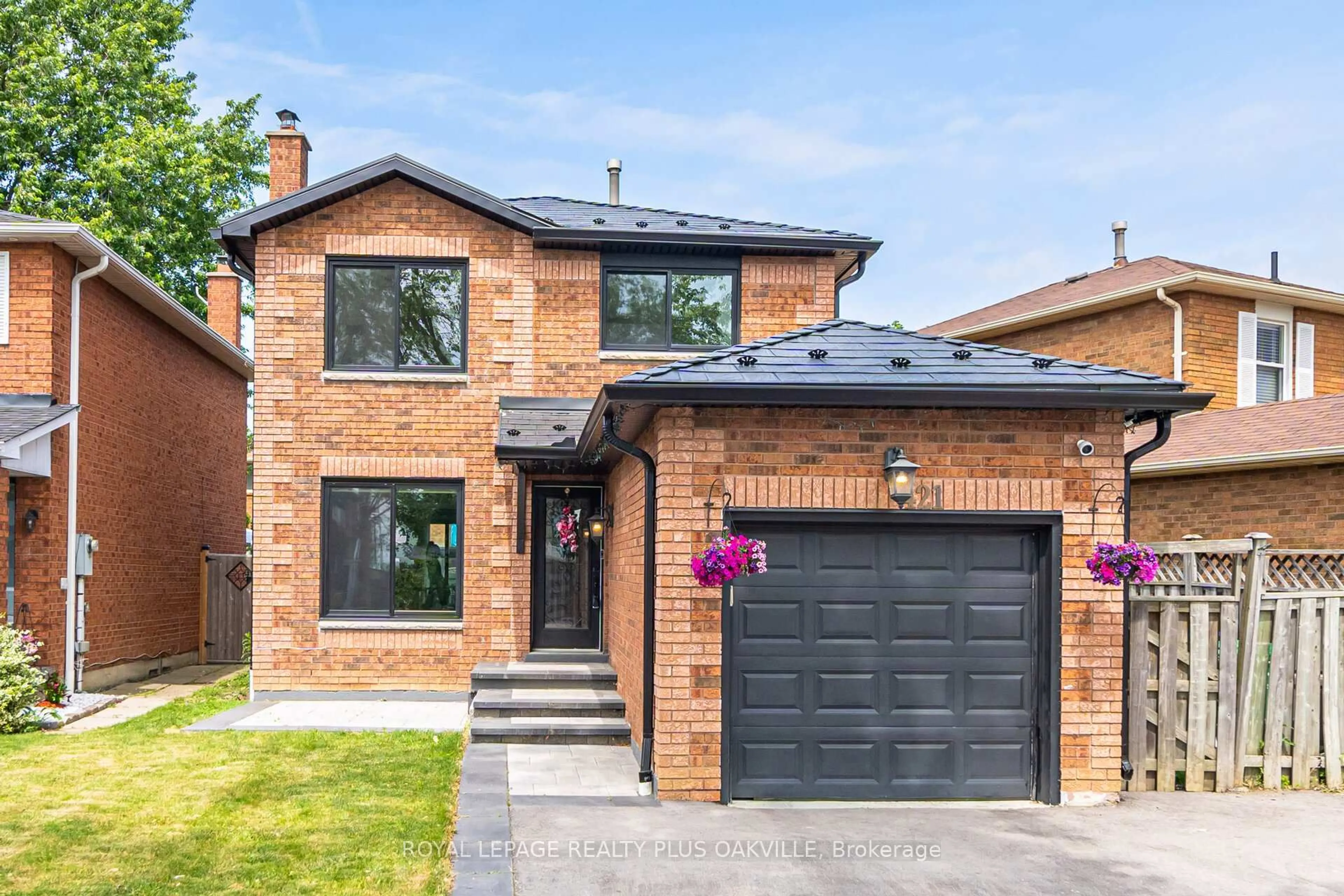 Home with brick exterior material, street for 421 Laurentian Ave, Mississauga Ontario L4Z 2J7