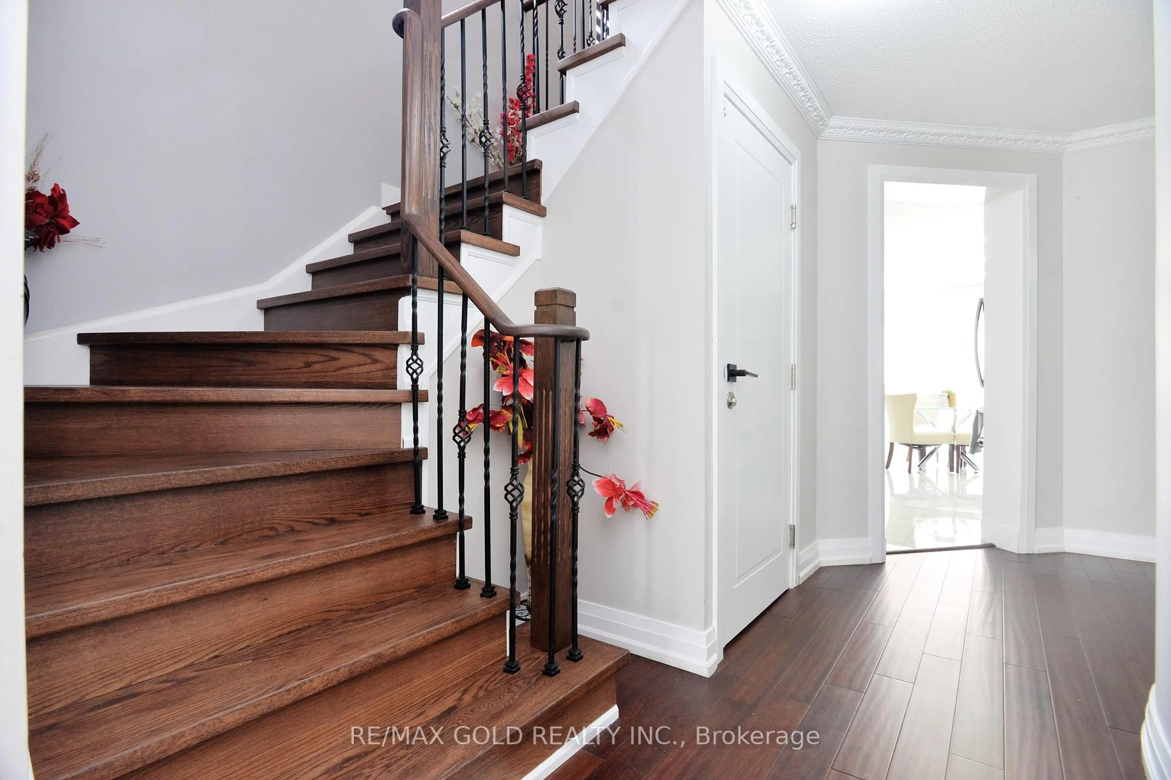 Indoor entryway for 5 Ramsey Lane, Brampton Ontario L7A 3P5