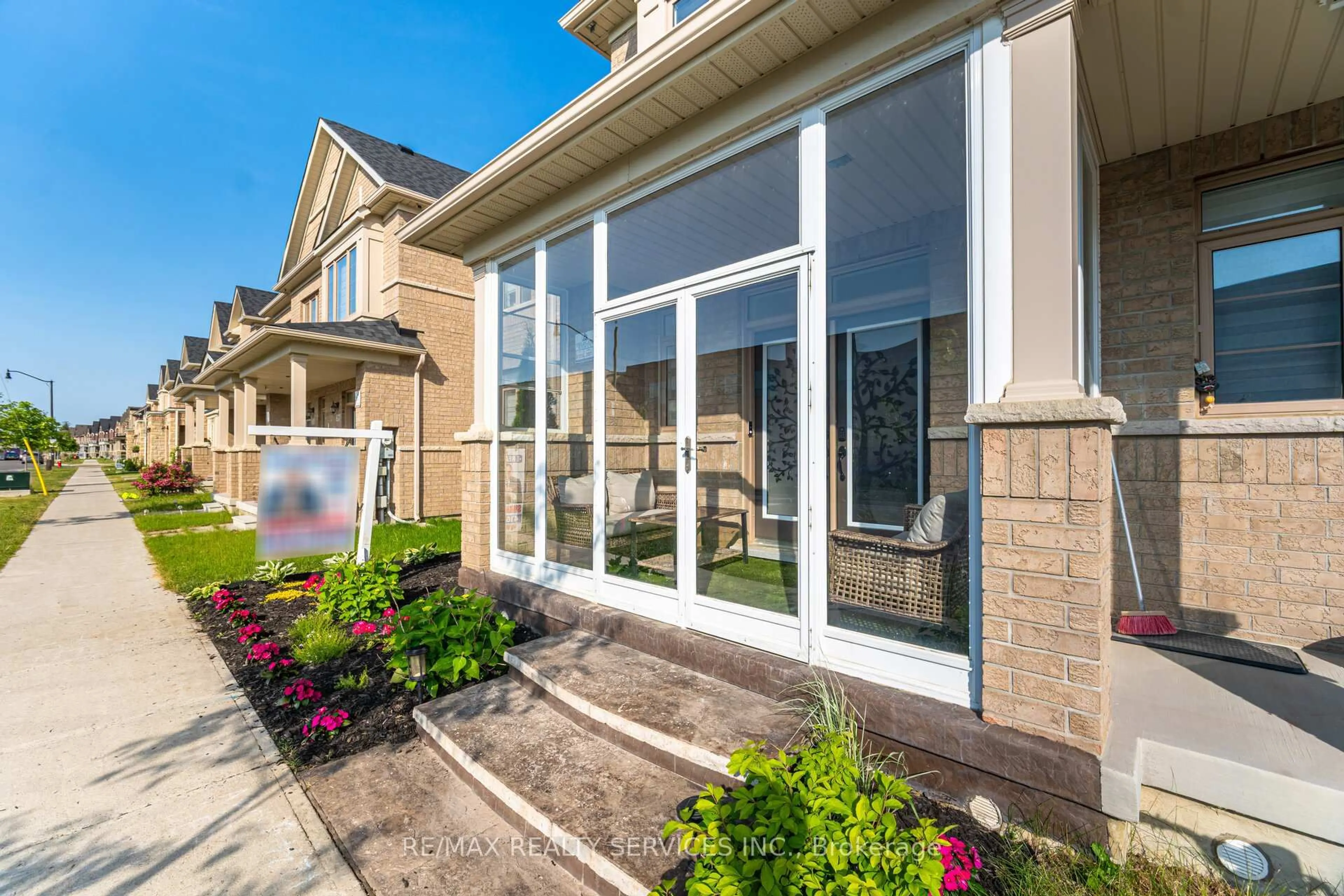 Unknown for 207 Clockwork Dr, Brampton Ontario L7A 5C7