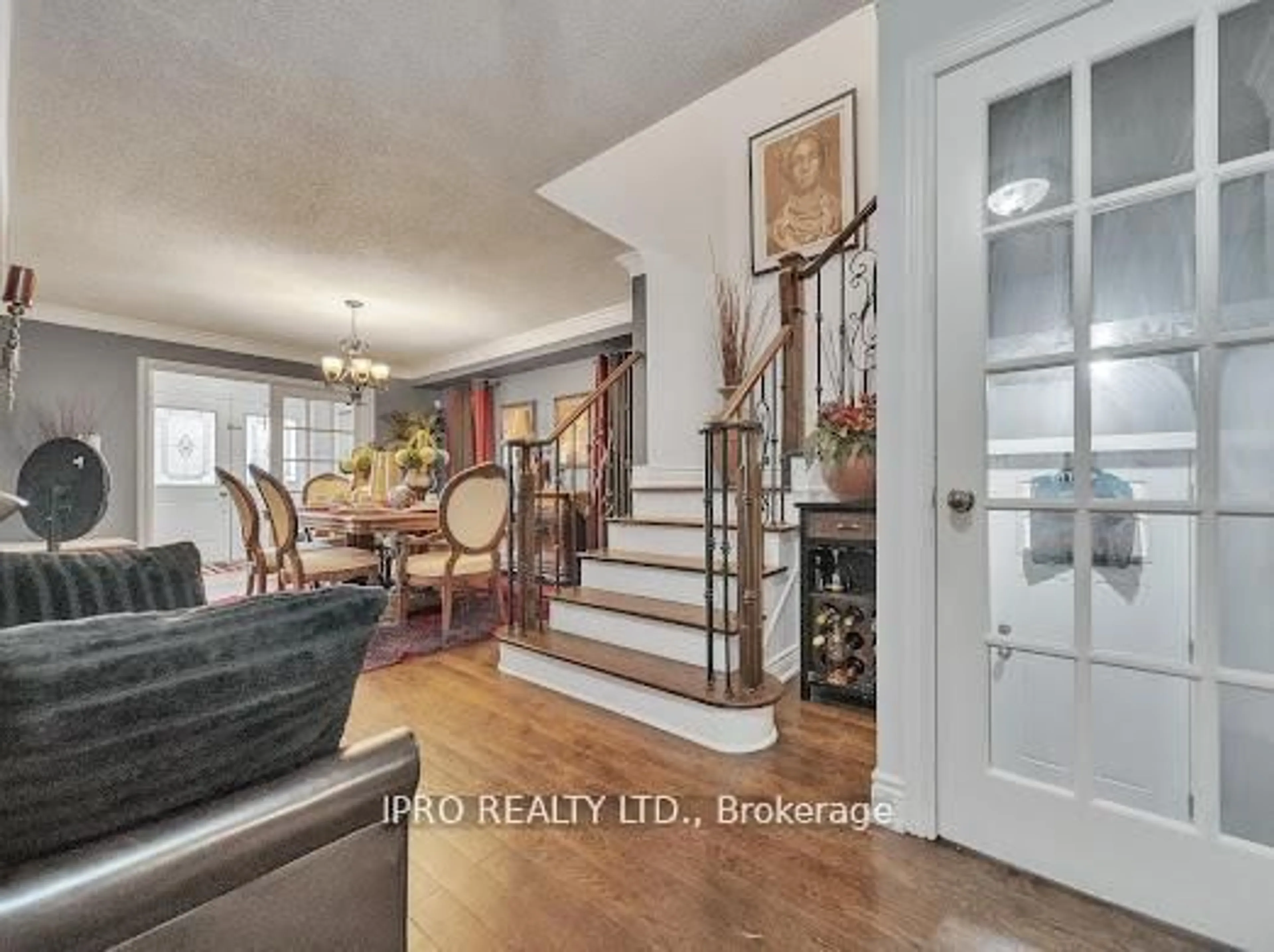 Indoor entryway for 21 Florence Dr, Brampton Ontario L7A 2M4