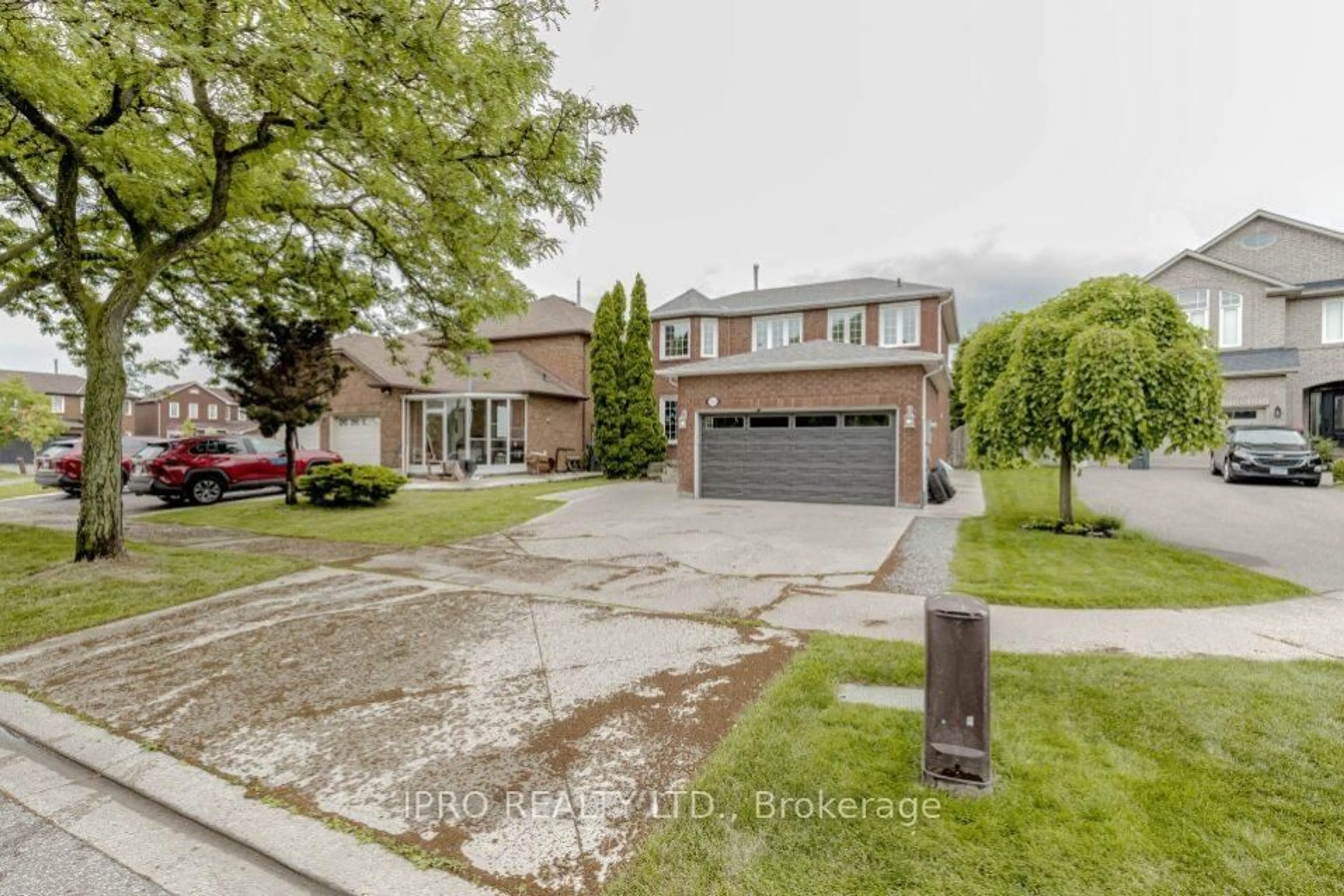 Home with brick exterior material, street for 5118 Cree Lane, Mississauga Ontario L4Z 3B4