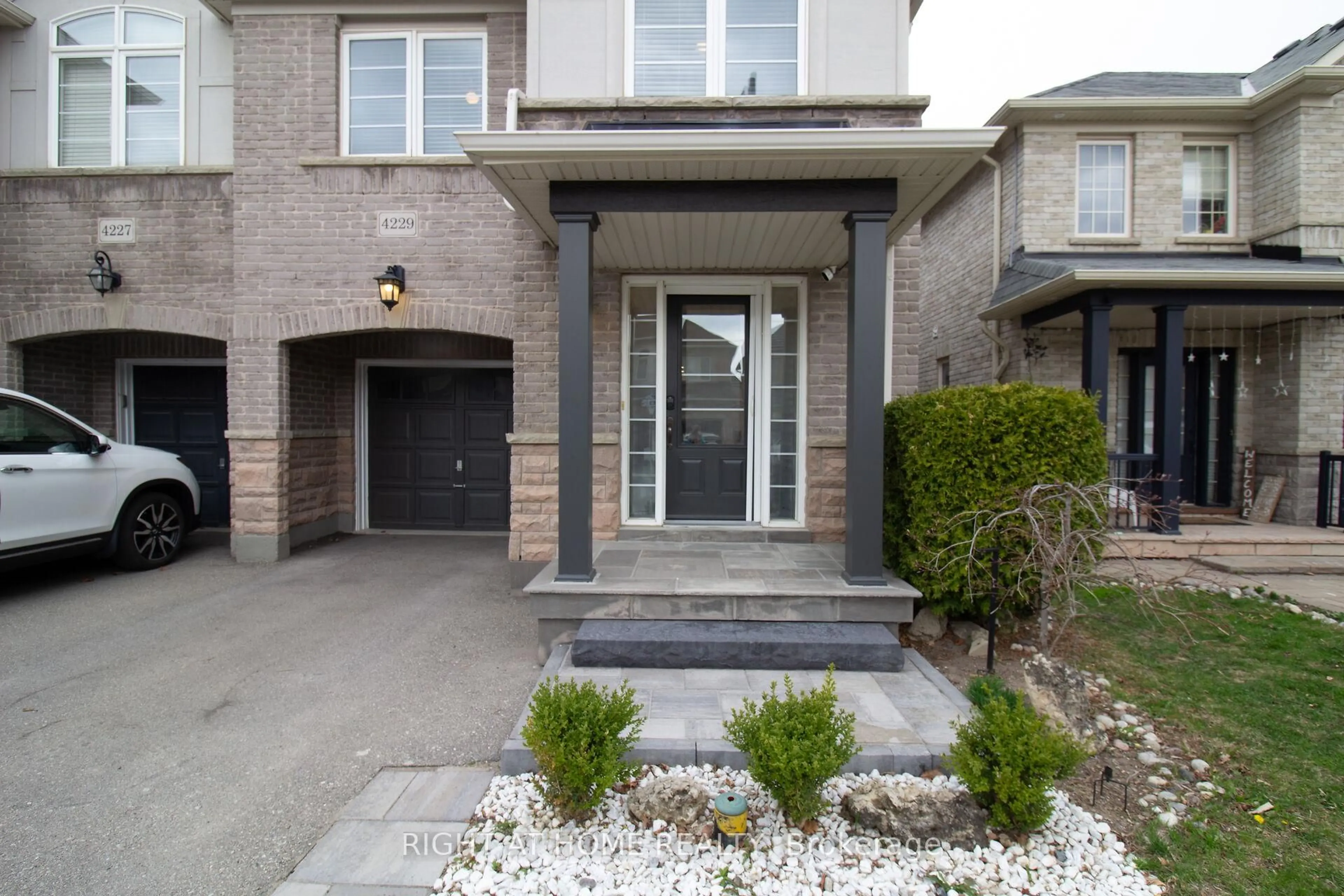 Unknown for 4229 Cole Cres, Burlington Ontario L7M 0M7