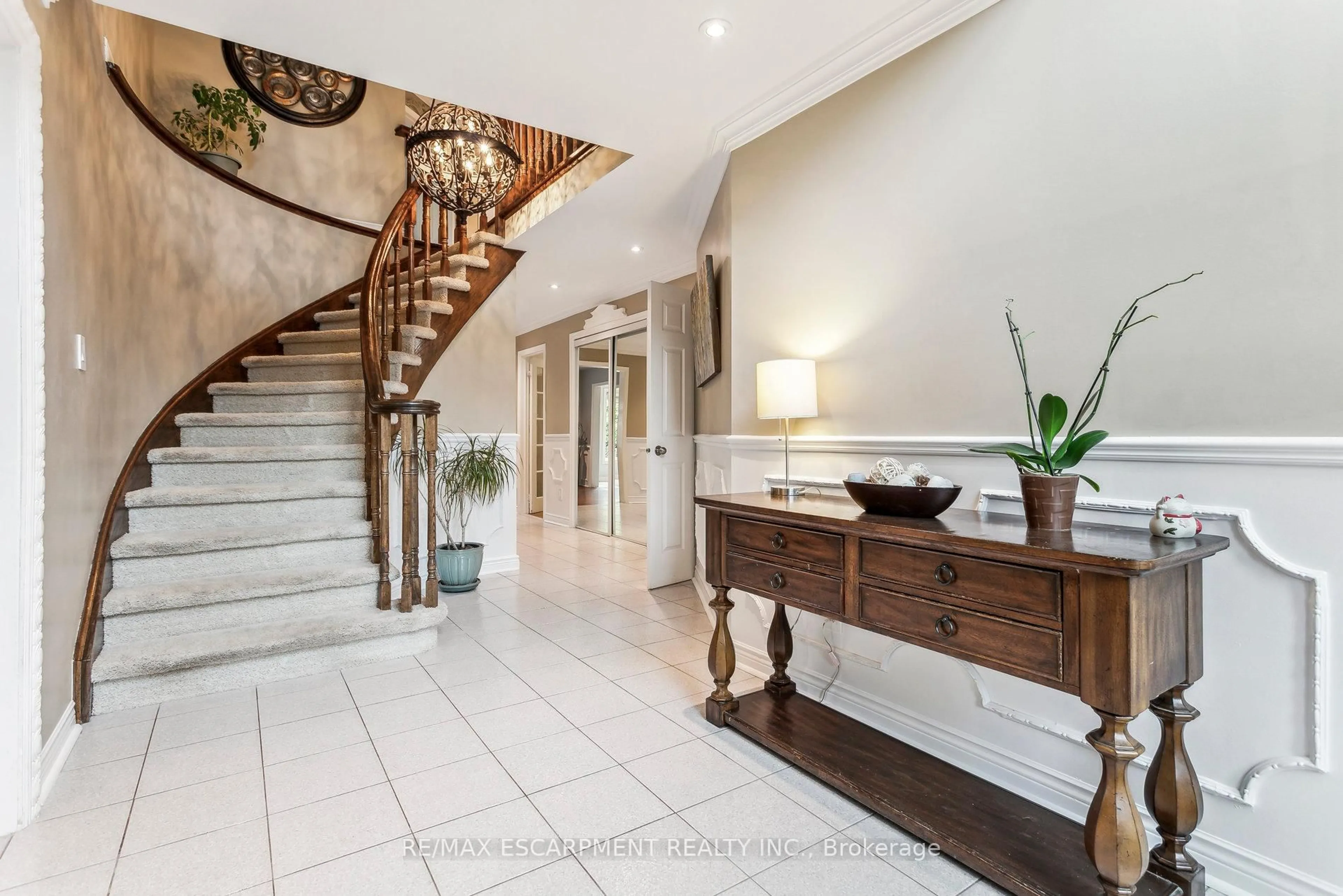 Indoor foyer for 2143 Brays Lane, Oakville Ontario L6M 2T2