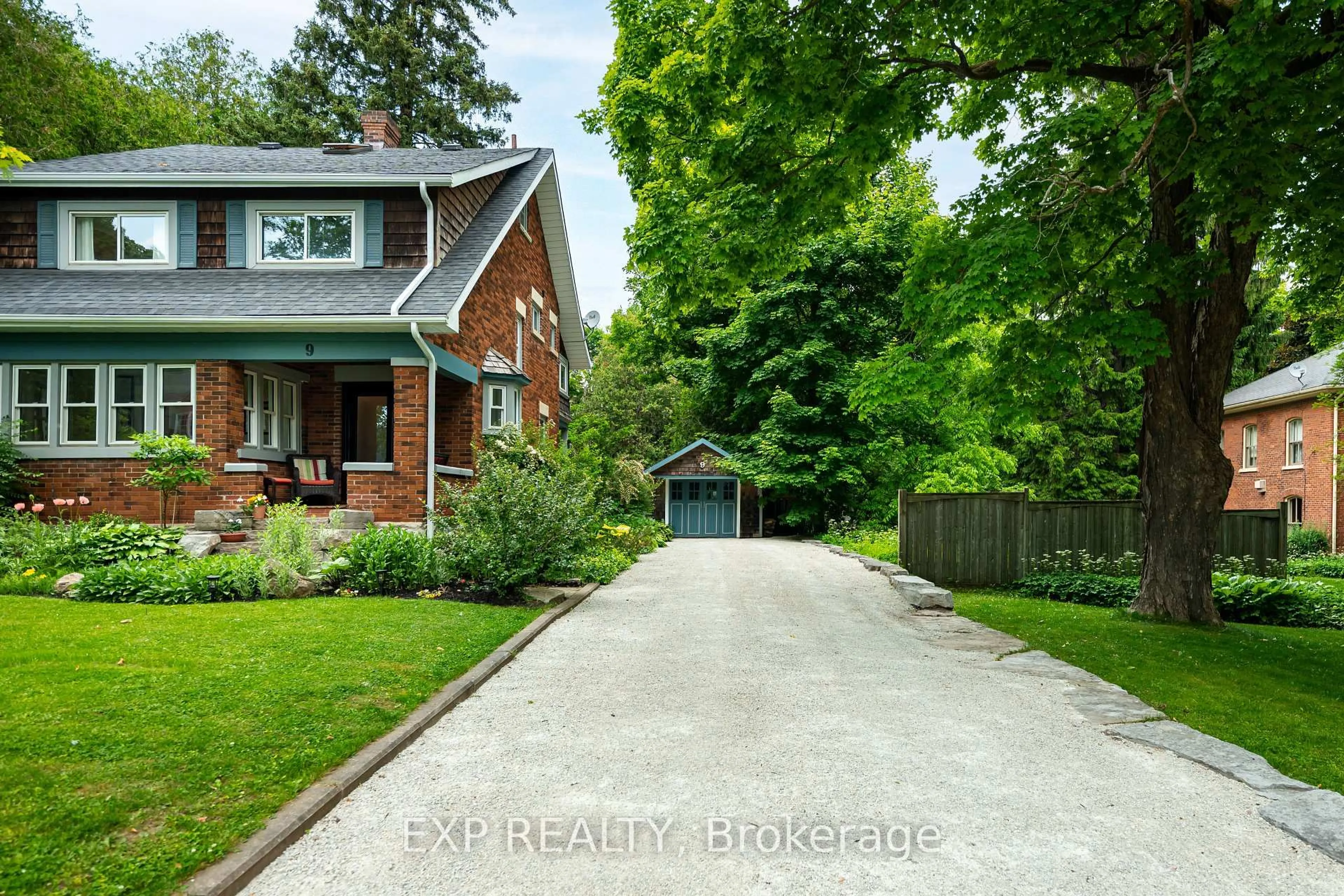 Home with brick exterior material, street for 9 Third Ave, Orangeville Ontario L9W 1G8
