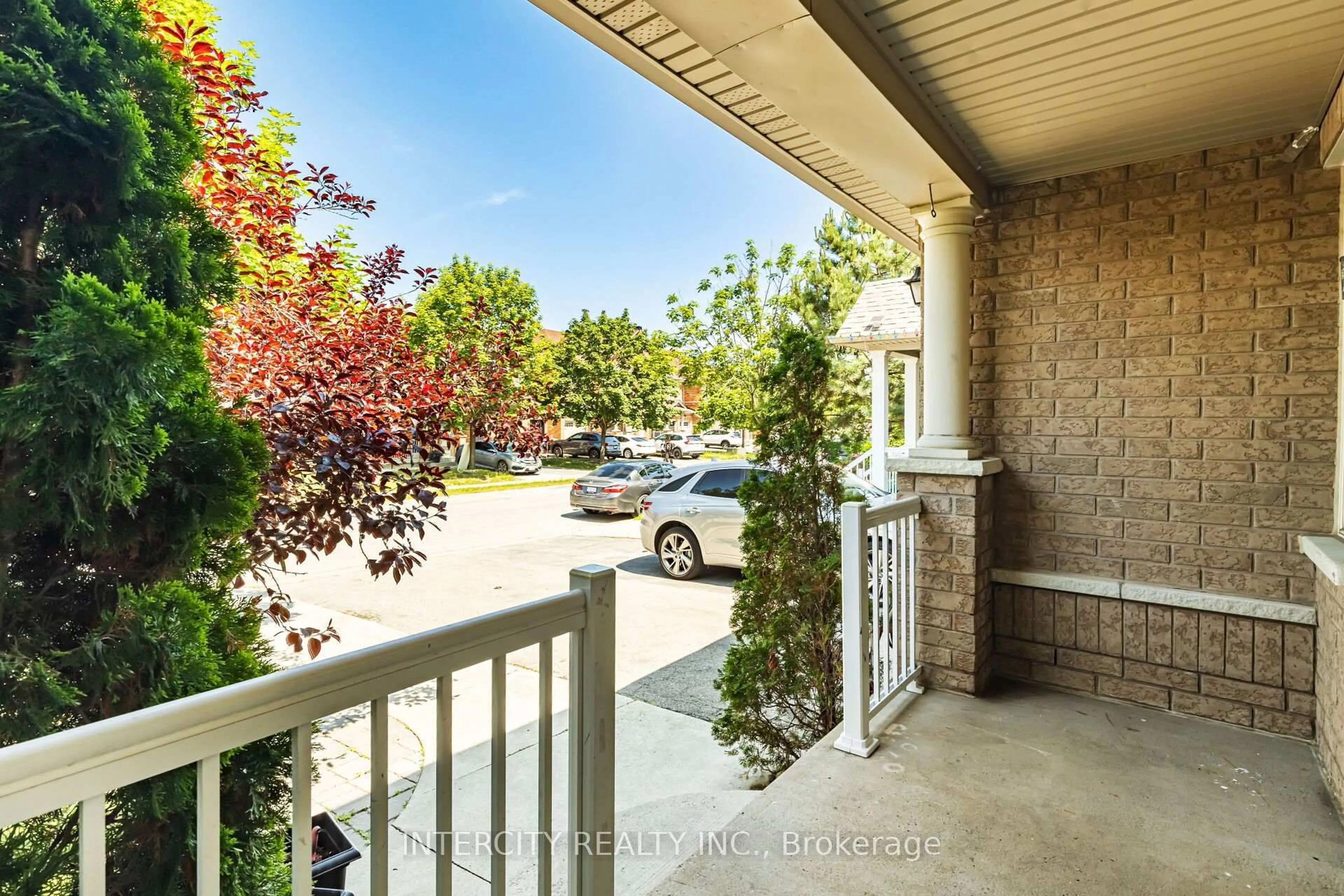 Patio, street for 18 Snowshoe Lane, Brampton Ontario L6R 0J1