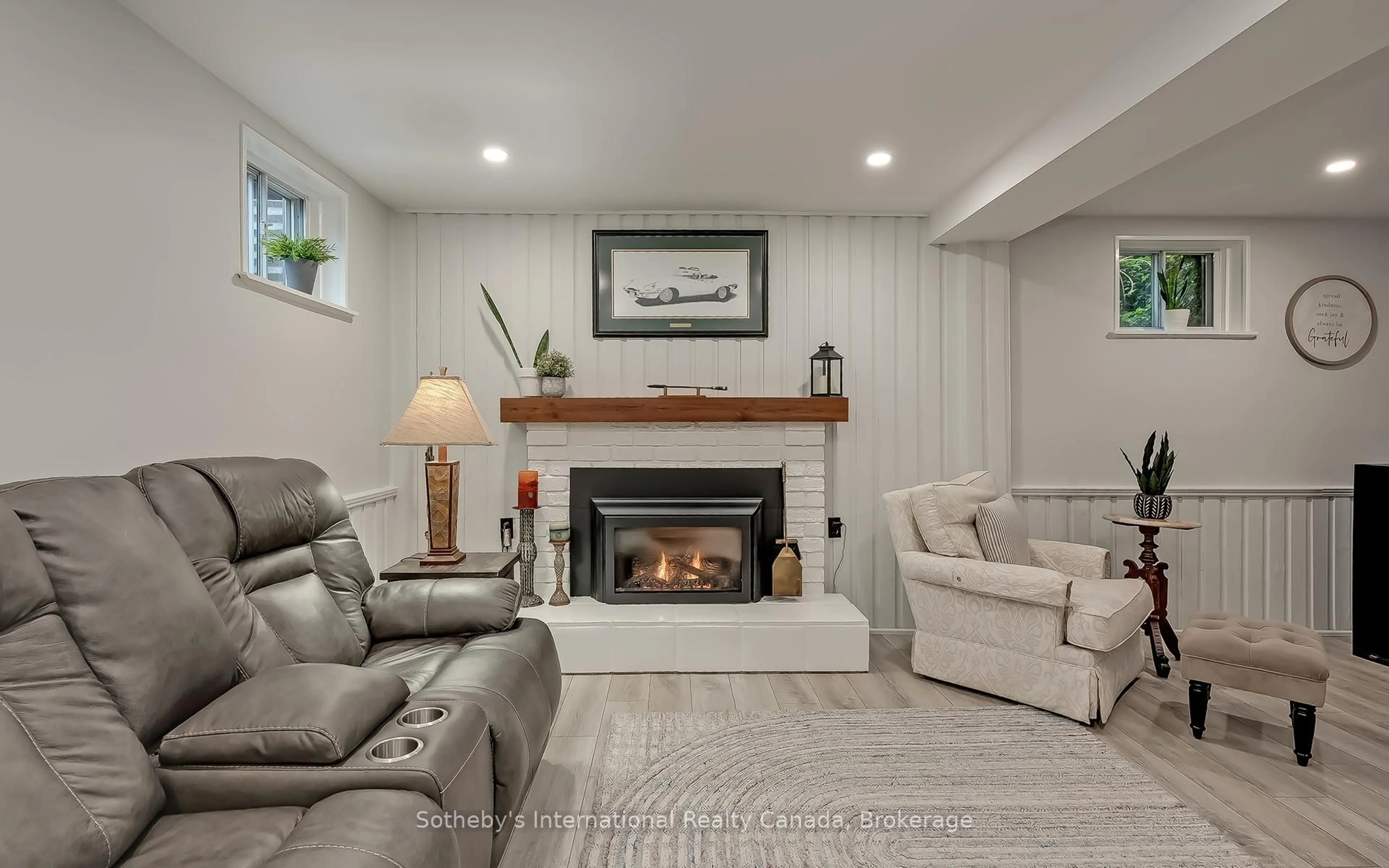 Living room with furniture, ceramic/tile floor for 3480 Hannibal Rd, Burlington Ontario L7M 1Z6