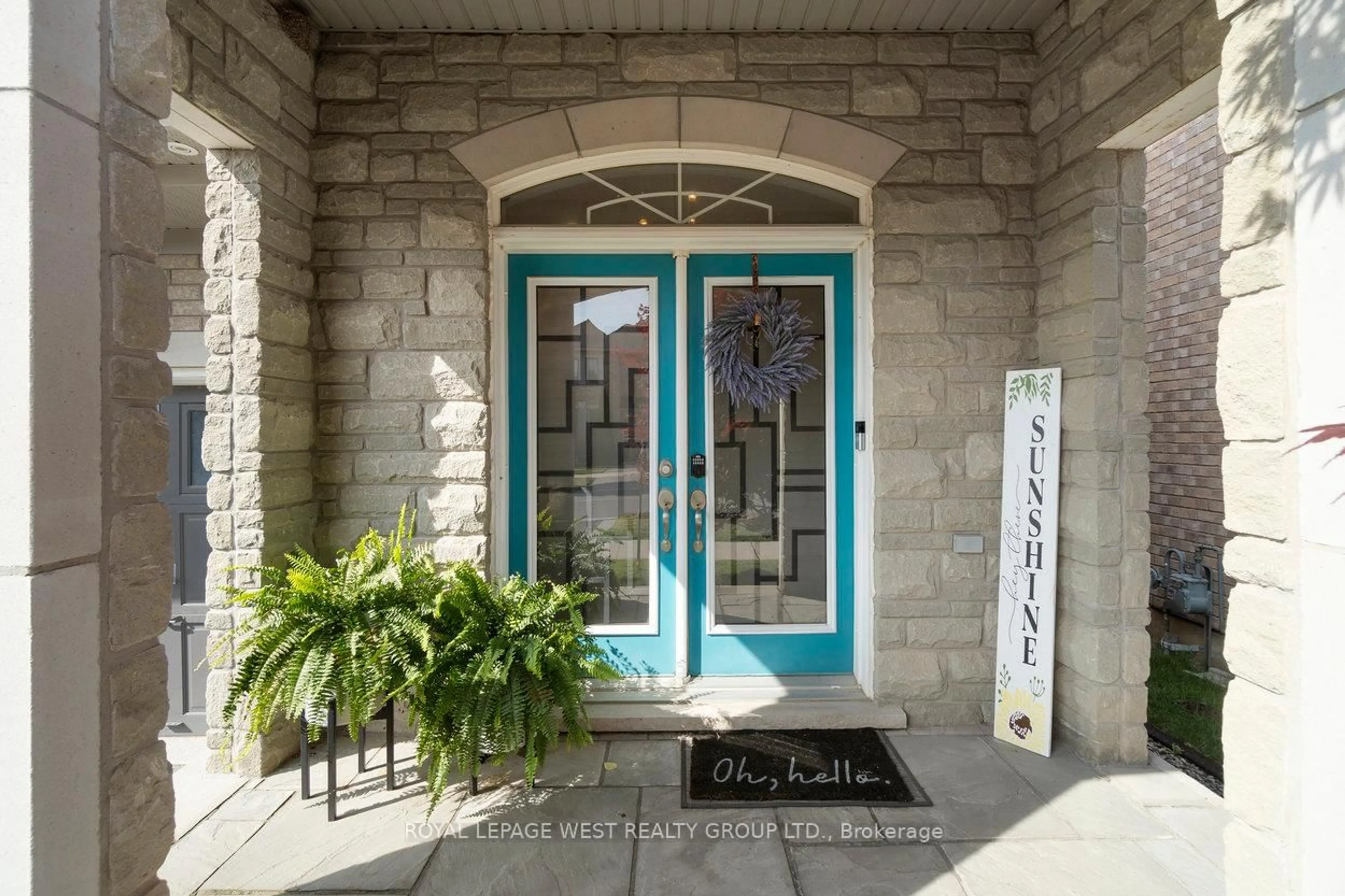 Indoor entryway for 3295 Hopkins Dr, Burlington Ontario L7M 0M8