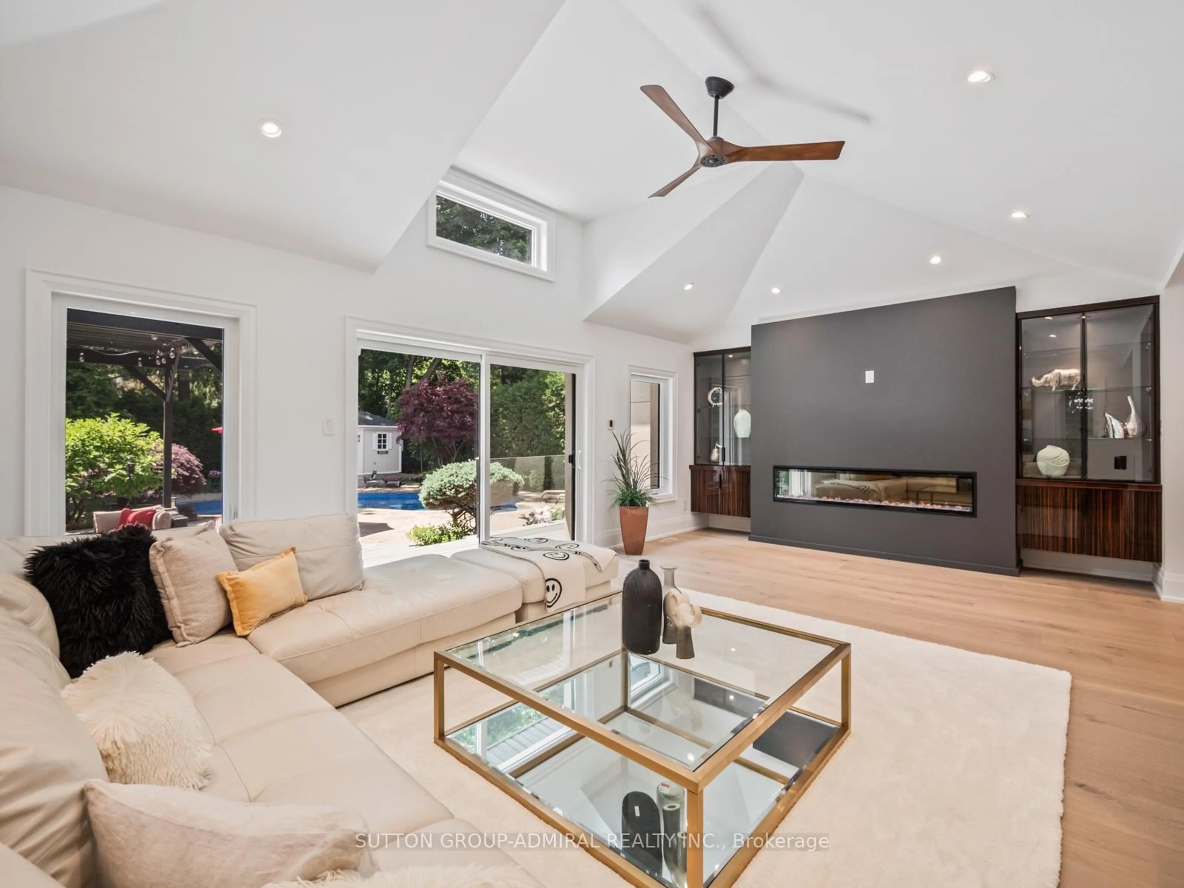 Living room with furniture, unknown for 5 Cranleigh Crt, Toronto Ontario M9A 3Y2