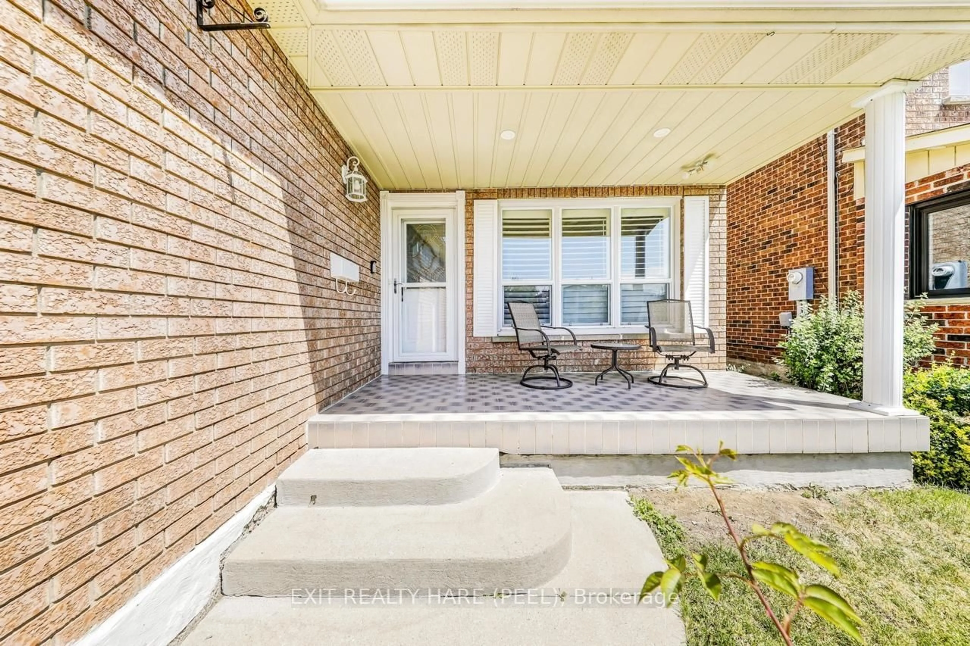Unknown for 212 Vodden St, Brampton Ontario L6X 2V3