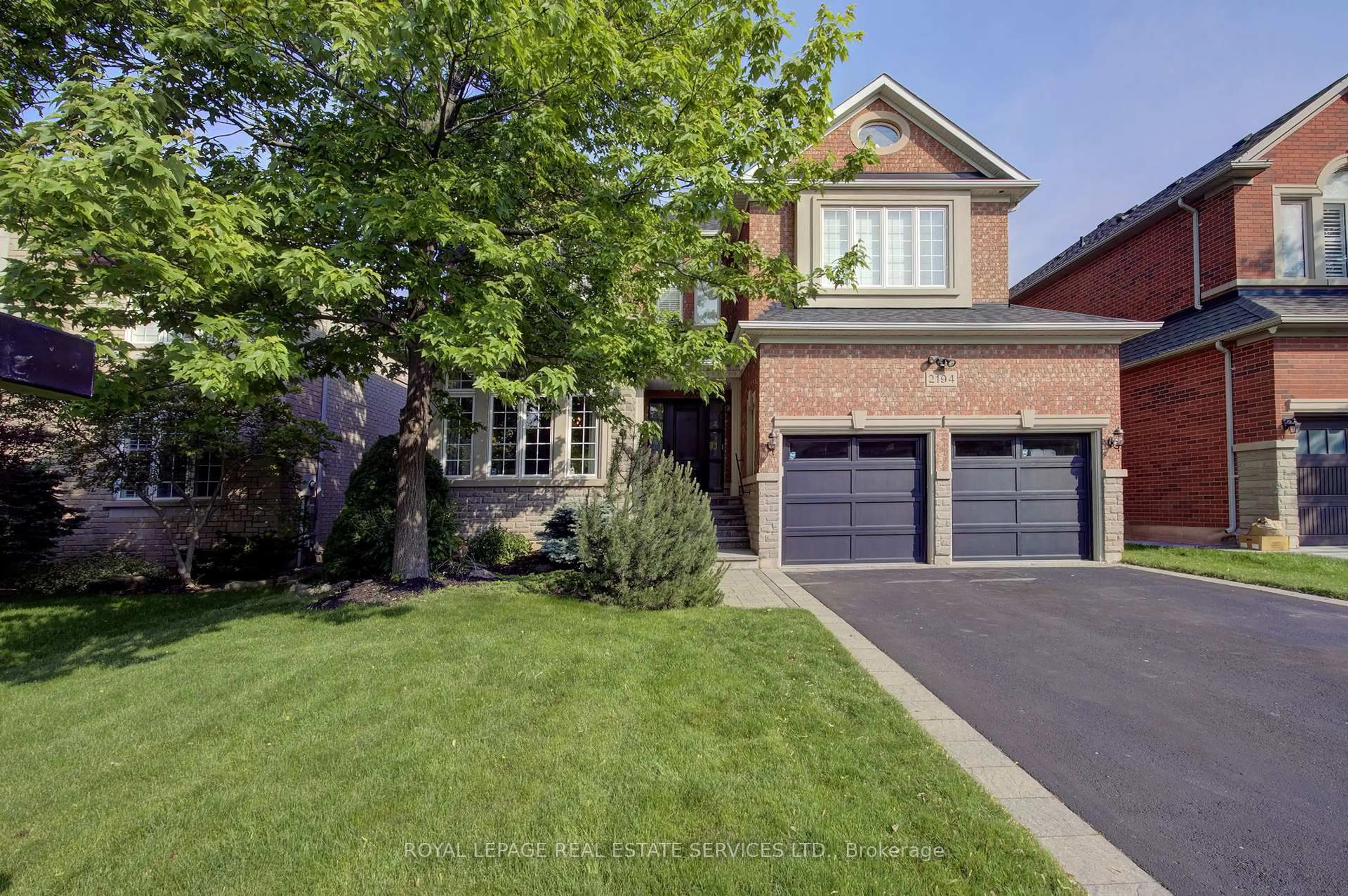 Home with brick exterior material, street for 2194 Galloway Dr, Oakville Ontario L6H 6T4