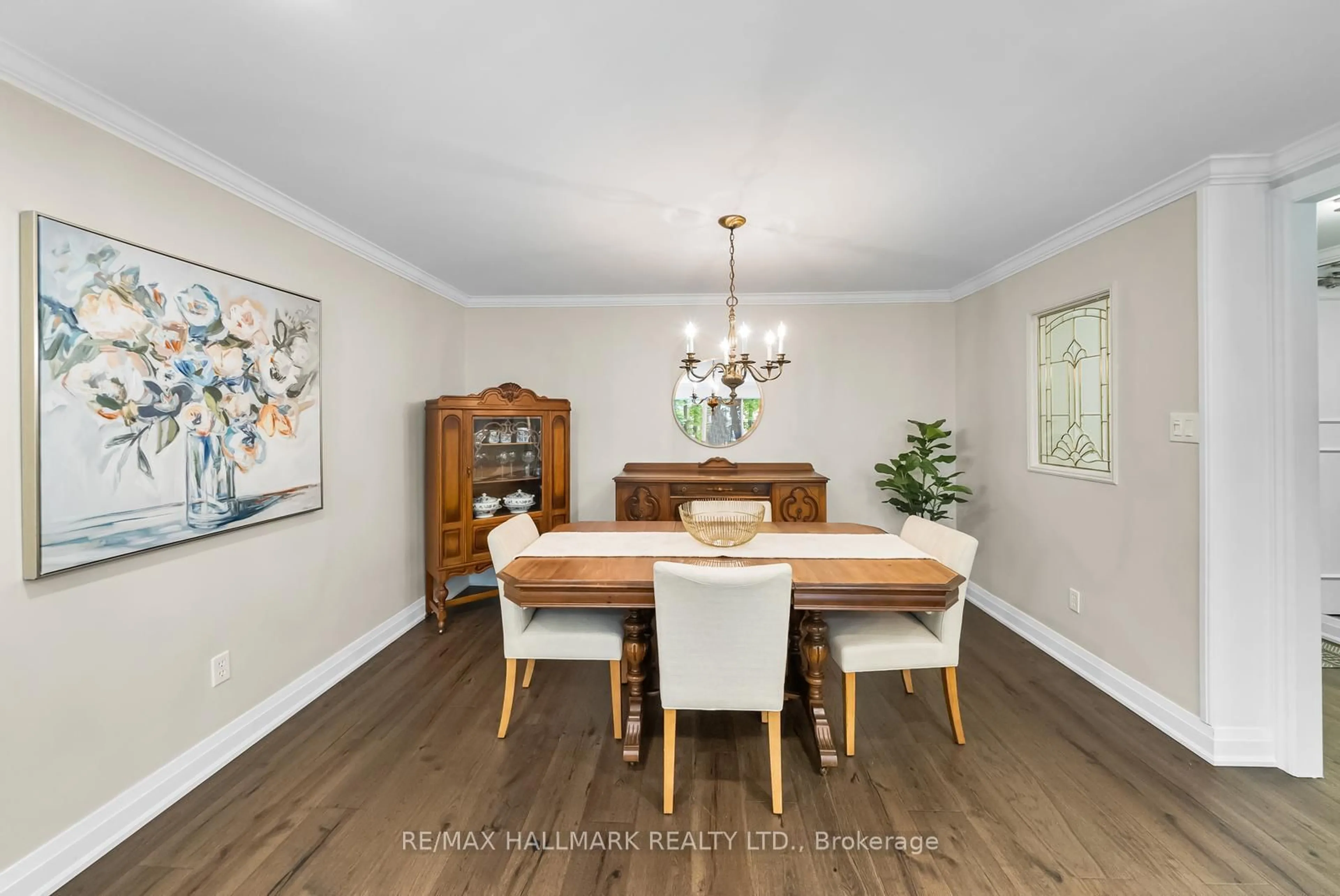 Dining room, wood/laminate floor for 2210 Lakeshore Rd #104, Burlington Ontario L7R 4J9