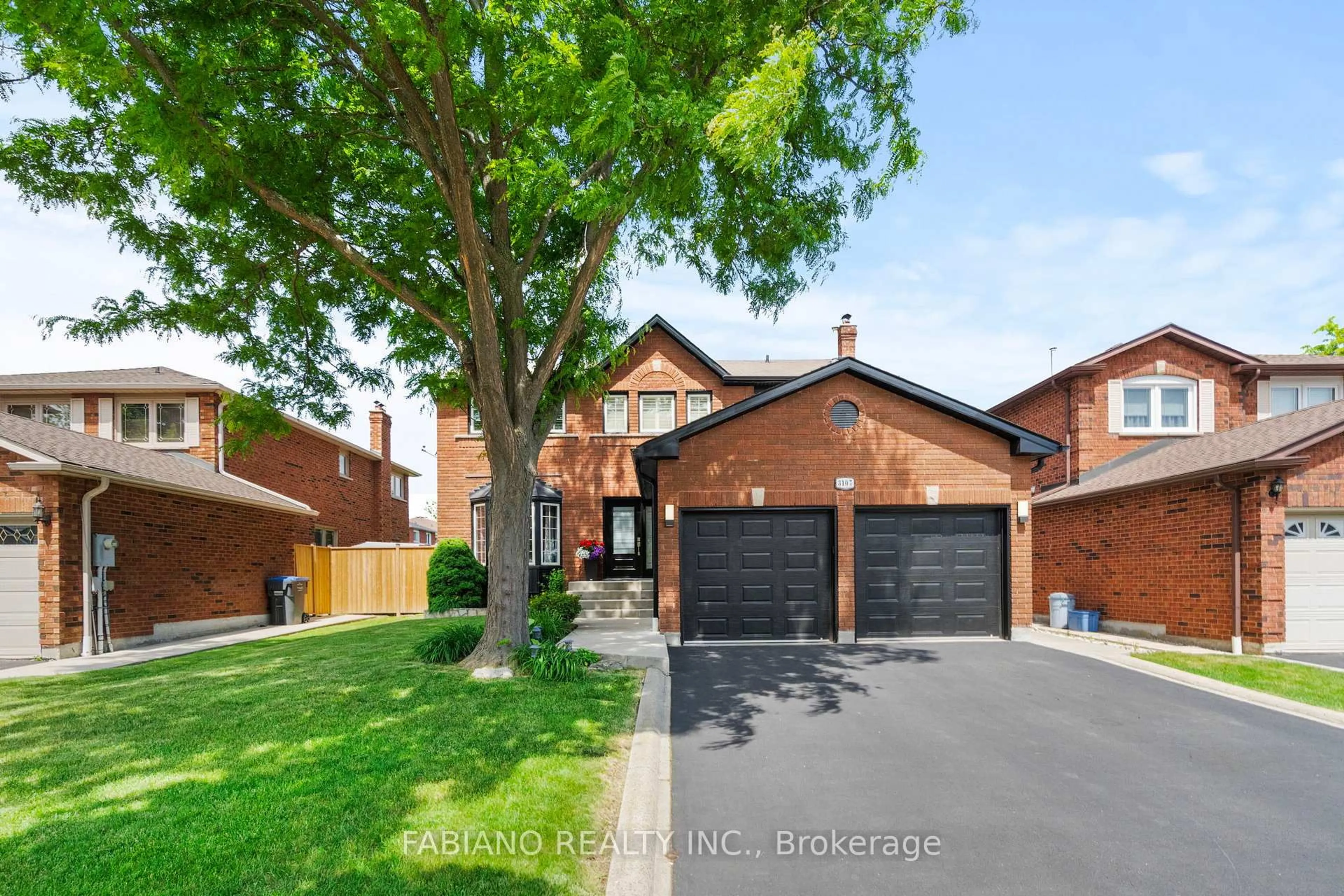Home with brick exterior material, street for 3107 Garthwood Rd, Mississauga Ontario L5L 4Y4