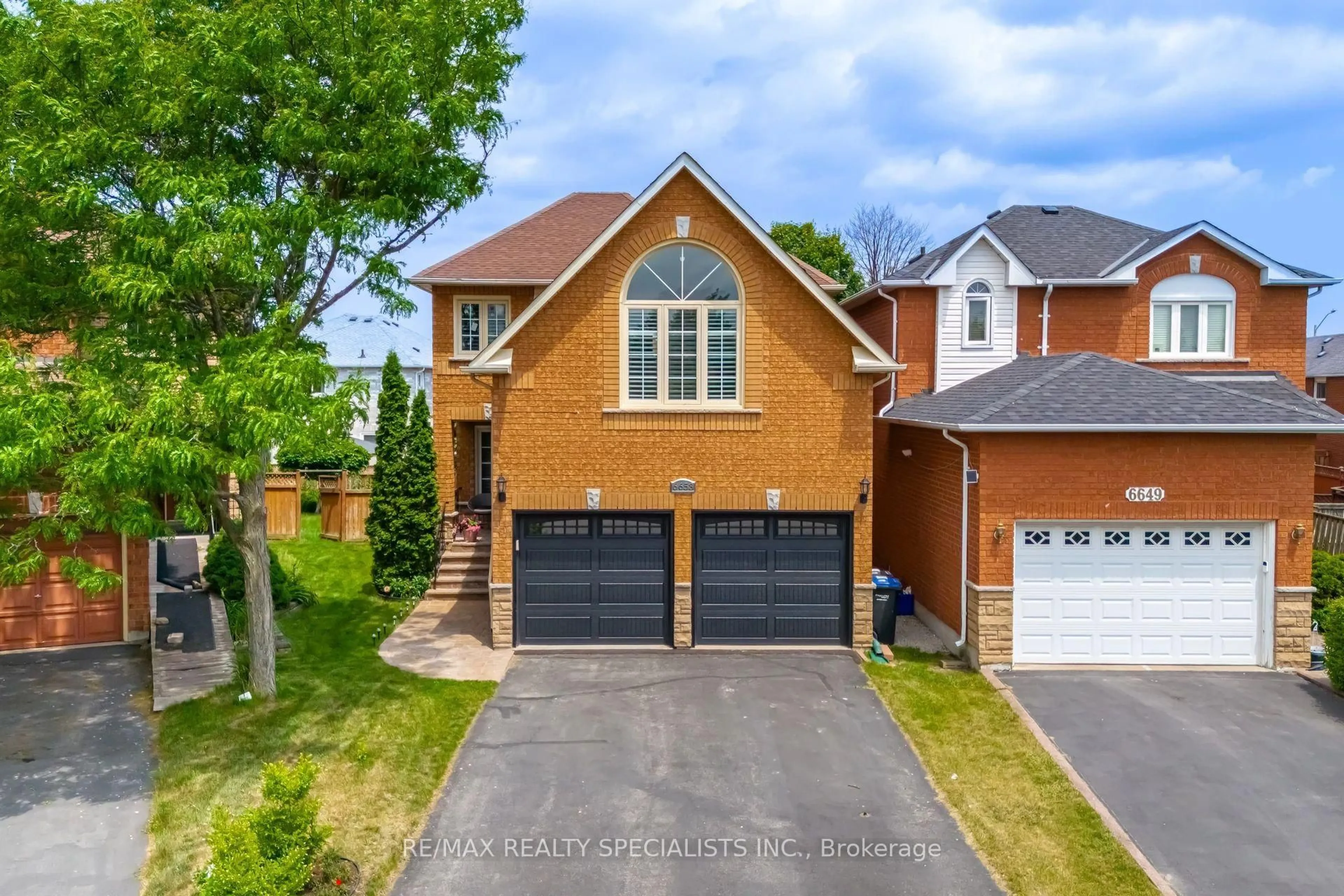Home with brick exterior material, street for 6653 Astro Crt, Mississauga Ontario L5N 7J2