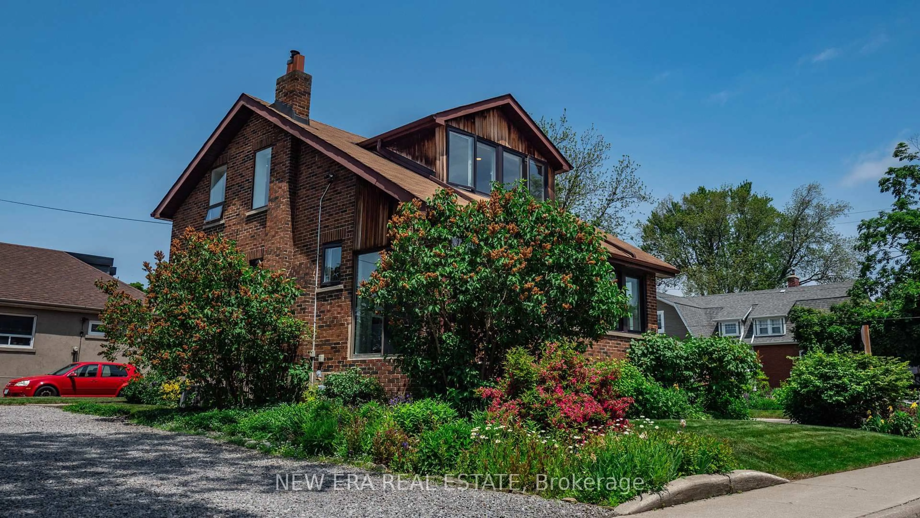 Home with brick exterior material, street for 46 Forest Ave, Mississauga Ontario L5G 1L1
