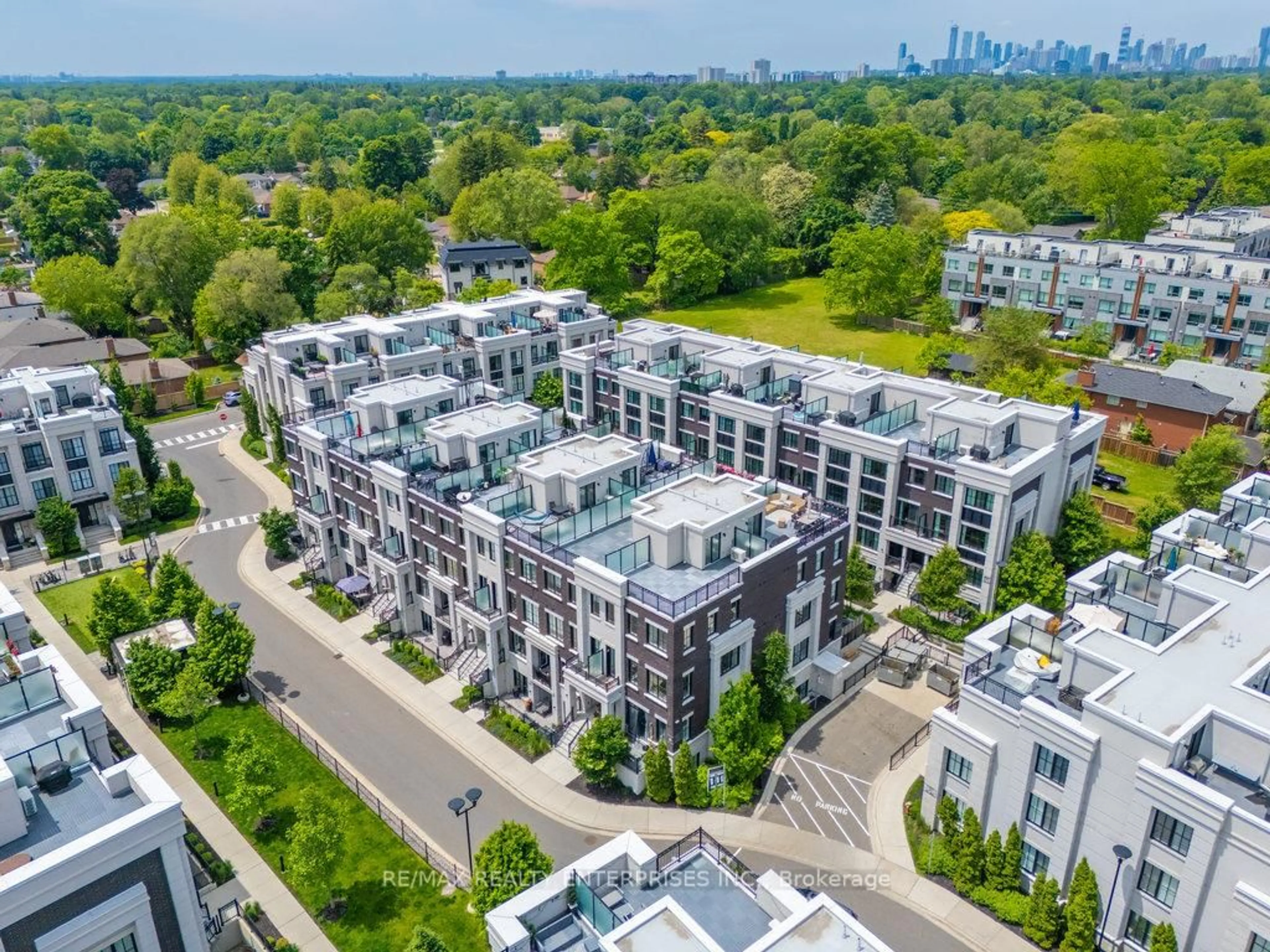 A pic from outside/outdoor area/front of a property/back of a property/a pic from drone, city buildings view from balcony for 657 Cricklewood Dr #519, Mississauga Ontario L5G 0B9