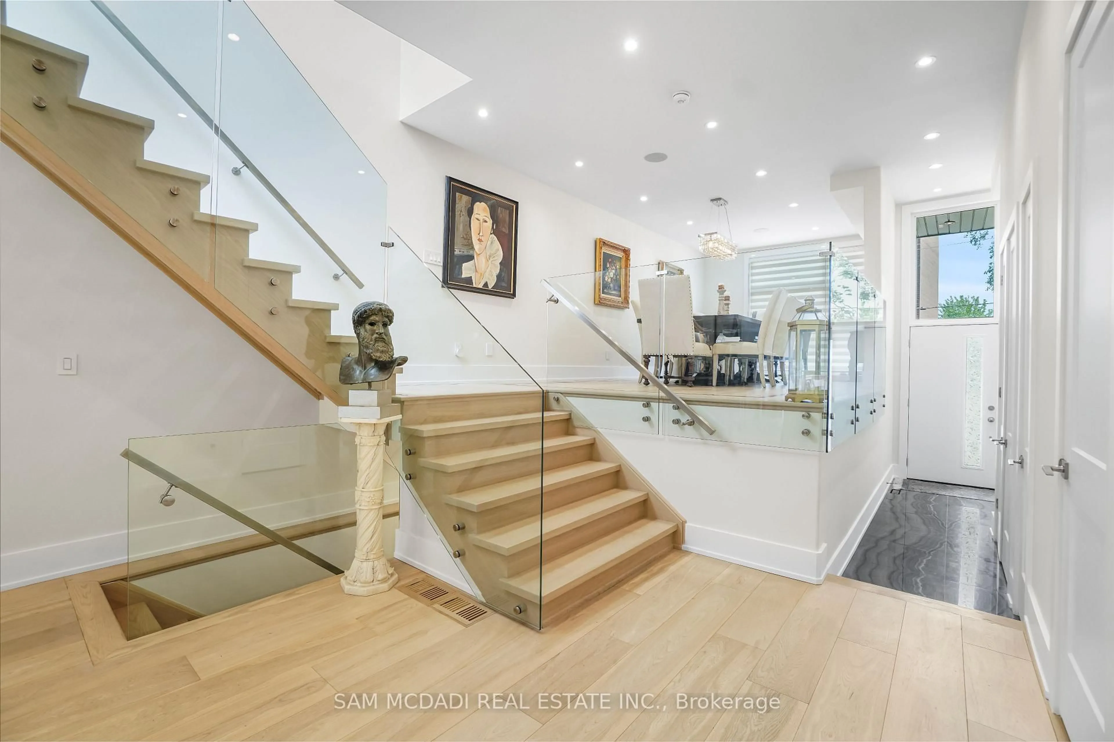 Stairs for 1036 Enola Ave, Mississauga Ontario L5G 4A9