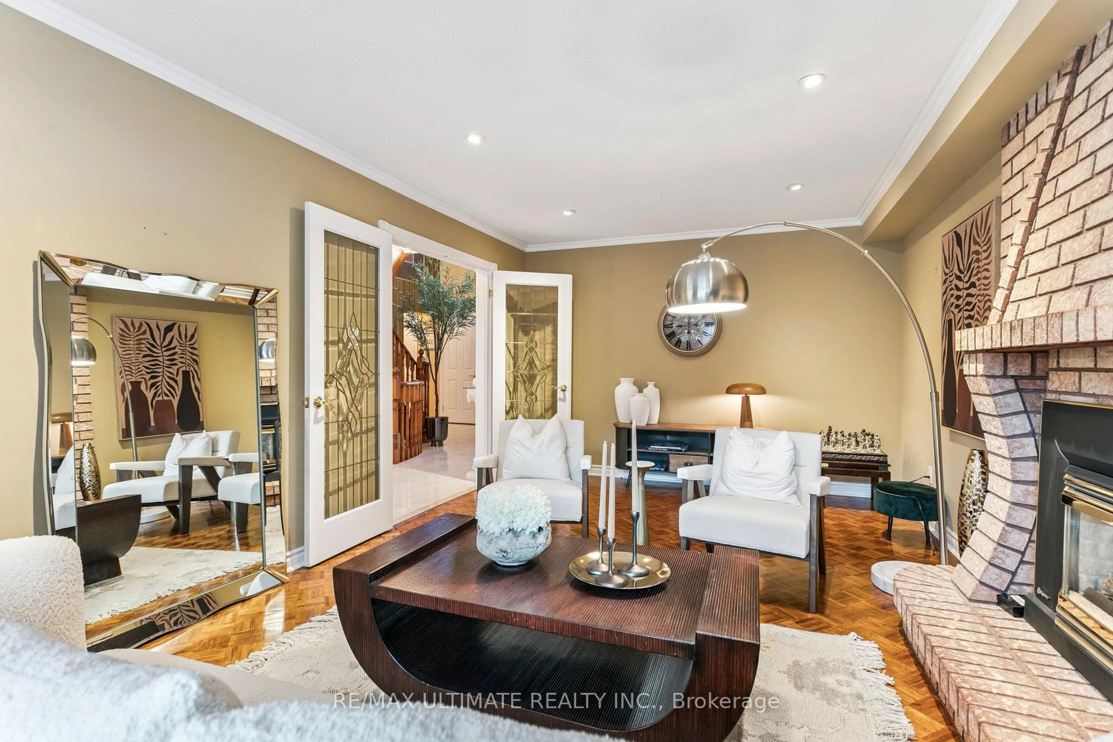 Living room with furniture, unknown for 2765 Hardy Cres, Oakville Ontario L6J 7B5