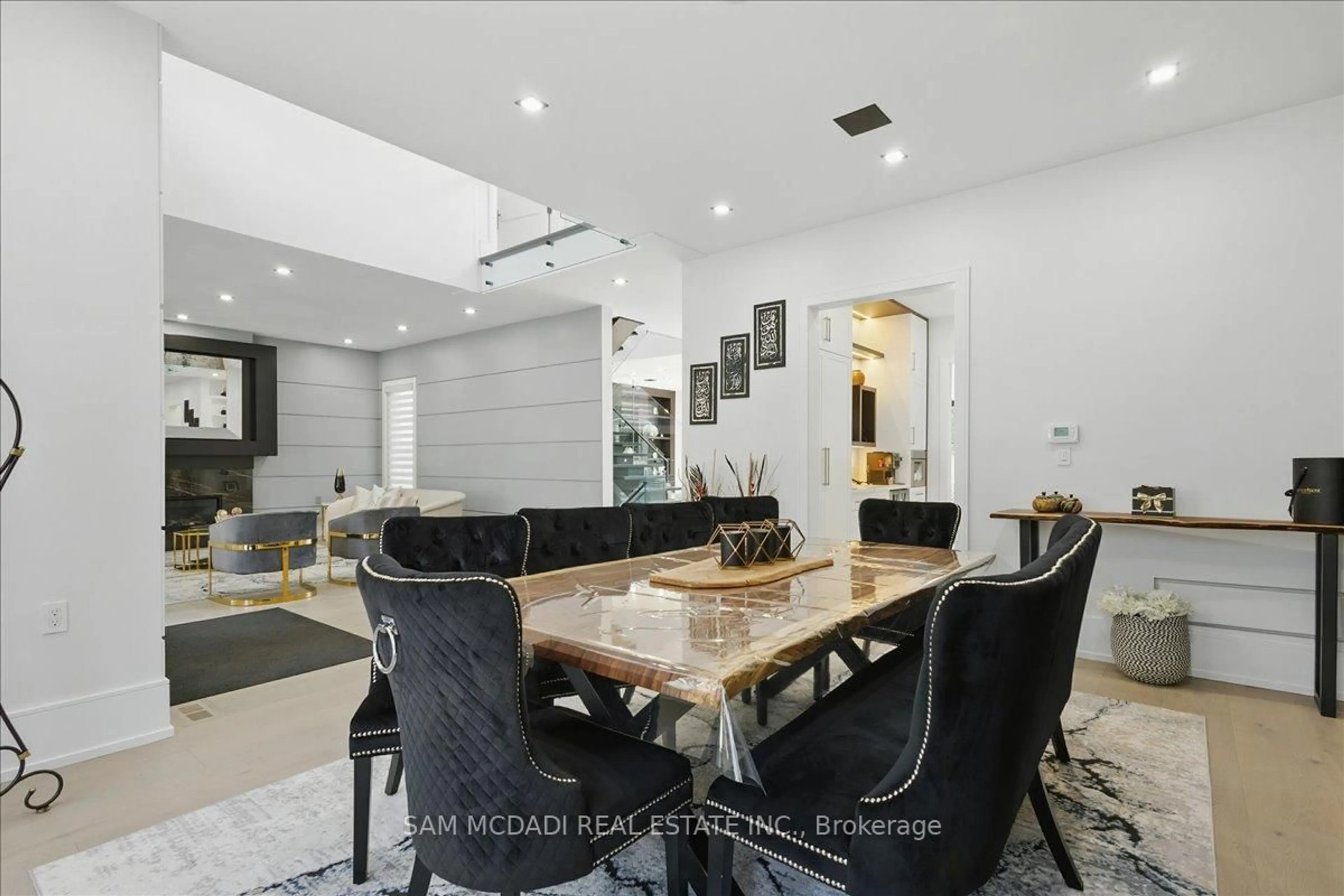 Dining room, unknown for 170 Woodhaven Park Dr, Oakville Ontario L6L 4K6