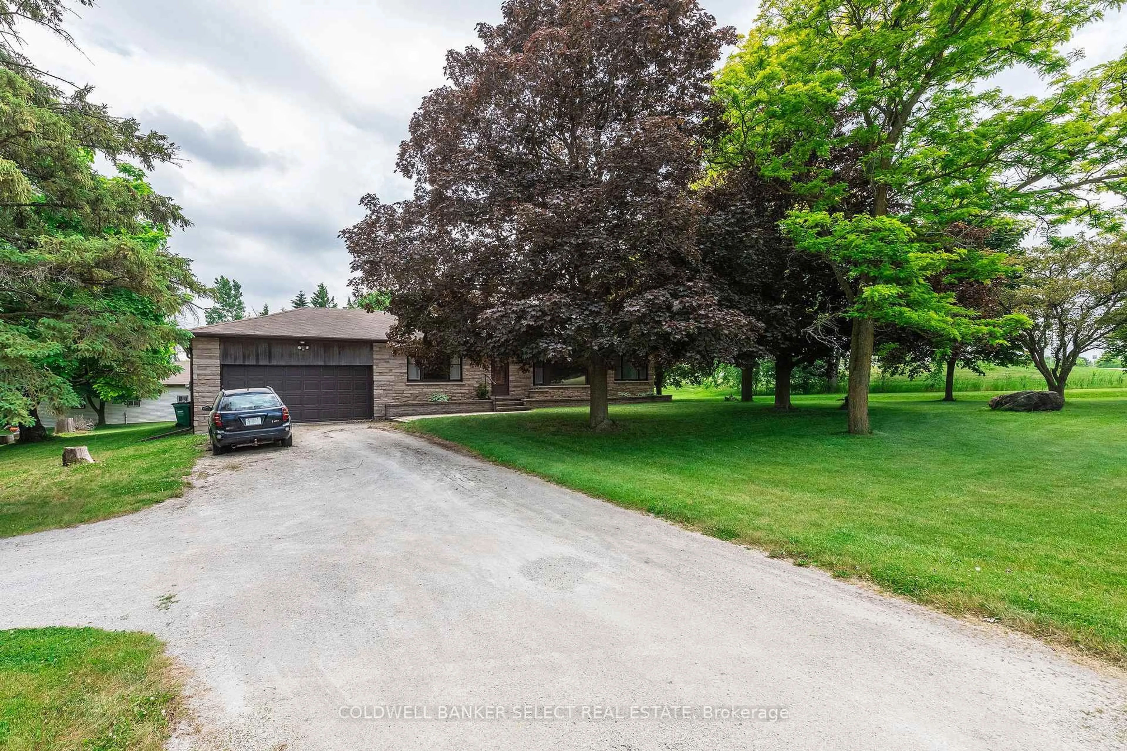 A pic from outside/outdoor area/front of a property/back of a property/a pic from drone, street for 6261 Healey Rd, Caledon Ontario L7C 0X1