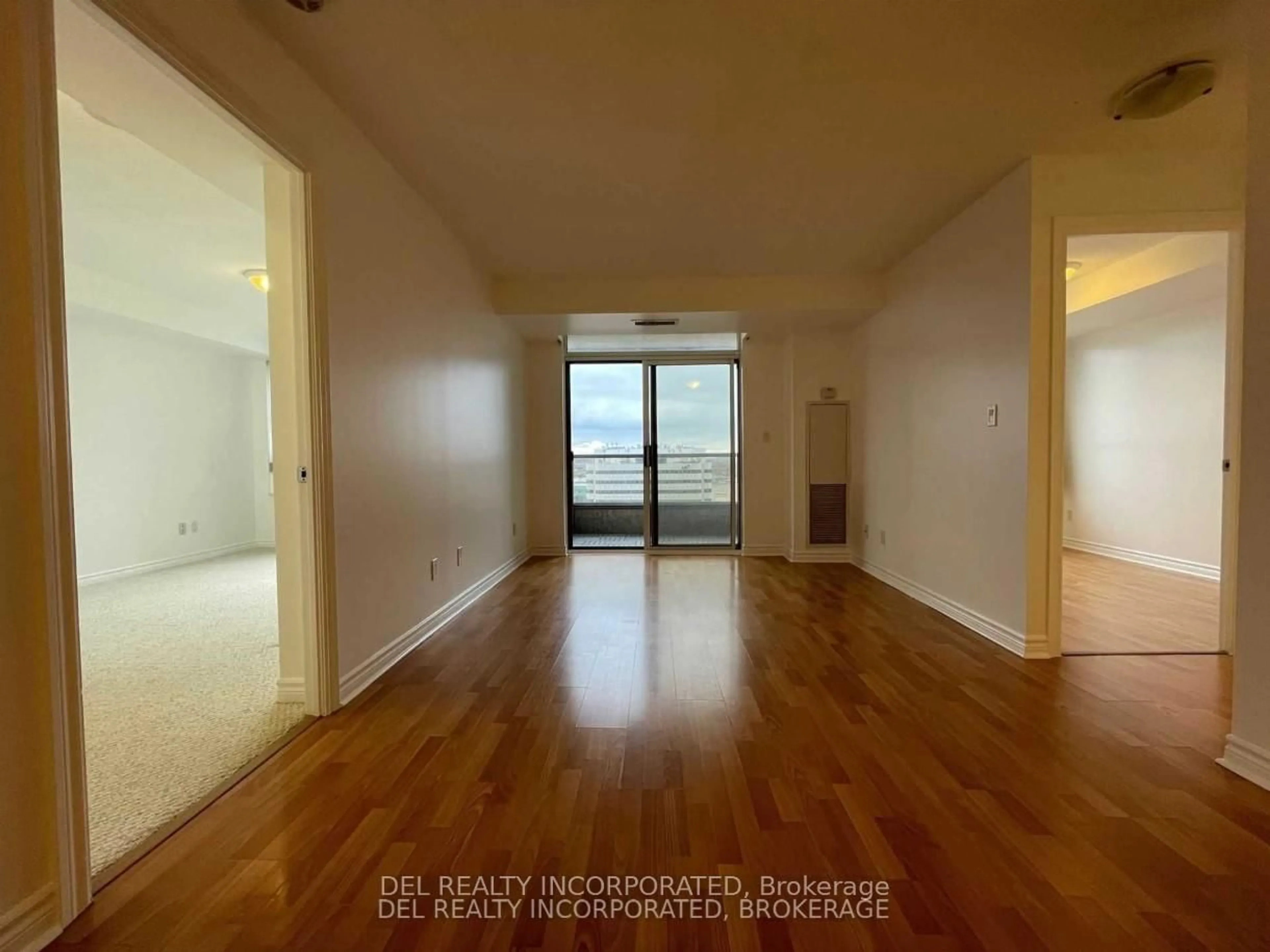A pic of a room for 3888 Duke of York Blvd #1722, Mississauga Ontario L5B 4M7
