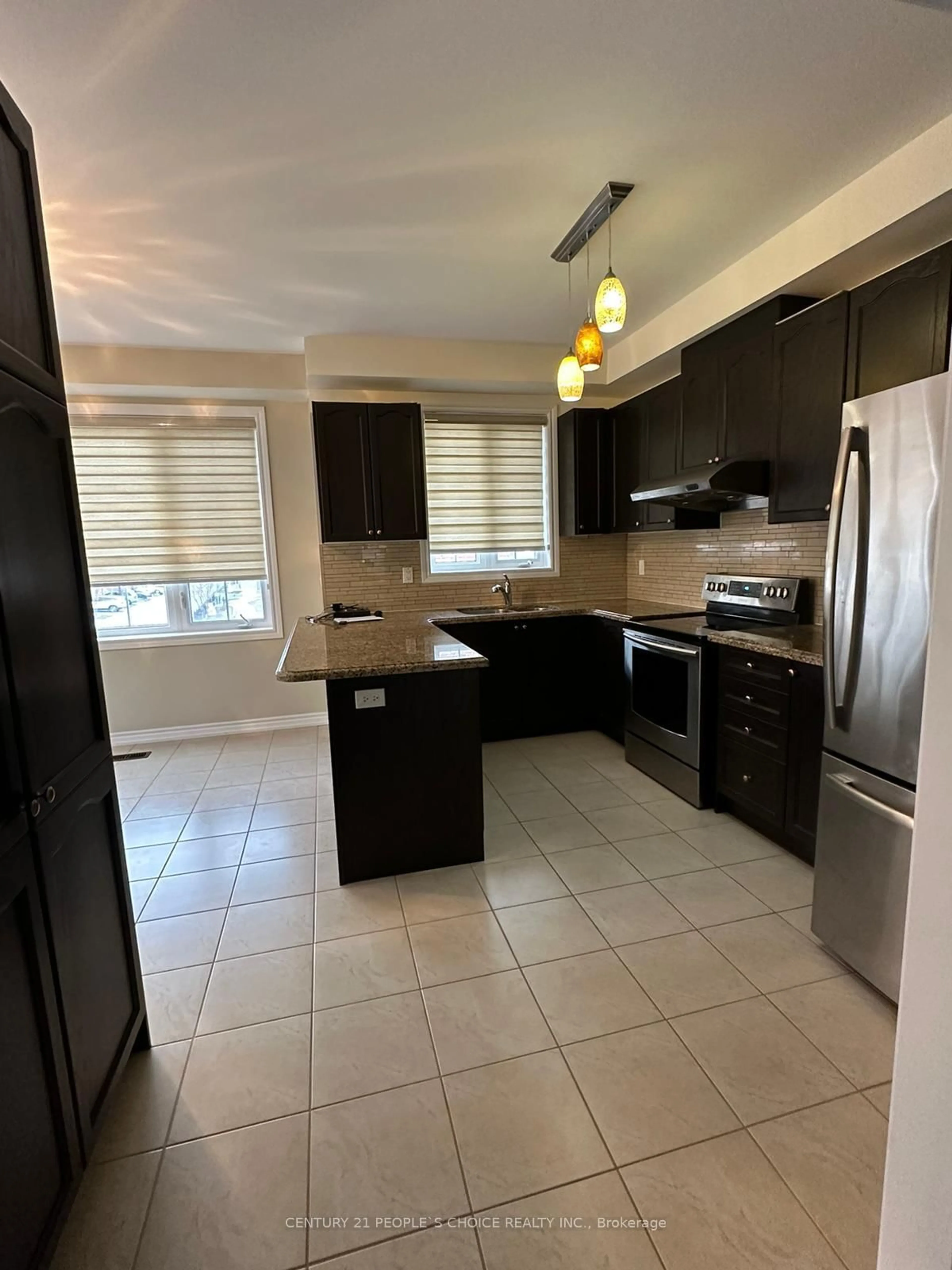 Open concept kitchen, ceramic/tile floor for 1 Tollgate St, Brampton Ontario L6Z 0B4