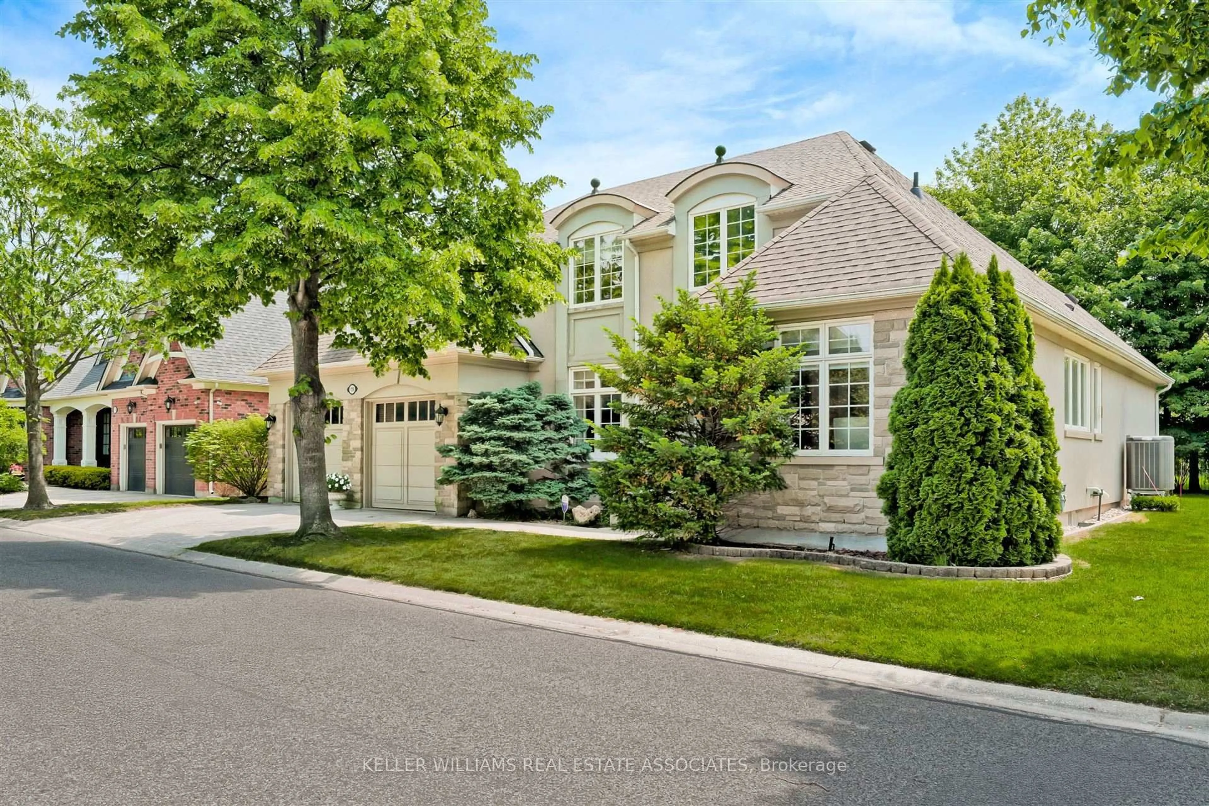 Home with brick exterior material, street for 726 Hidden Grove Lane, Mississauga Ontario L5H 4L2